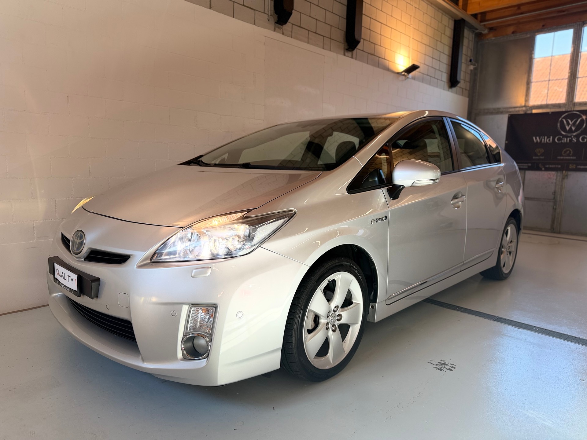 TOYOTA Prius 1.8 16V HSD Sol Premium