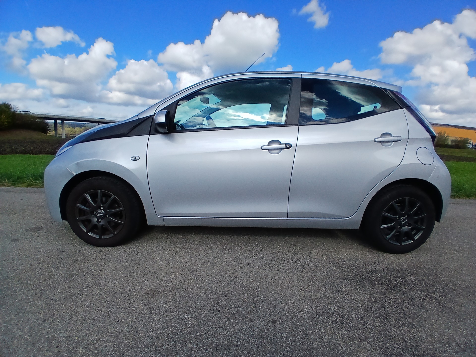 TOYOTA Aygo 1.2 VVT-i Trend-image-1