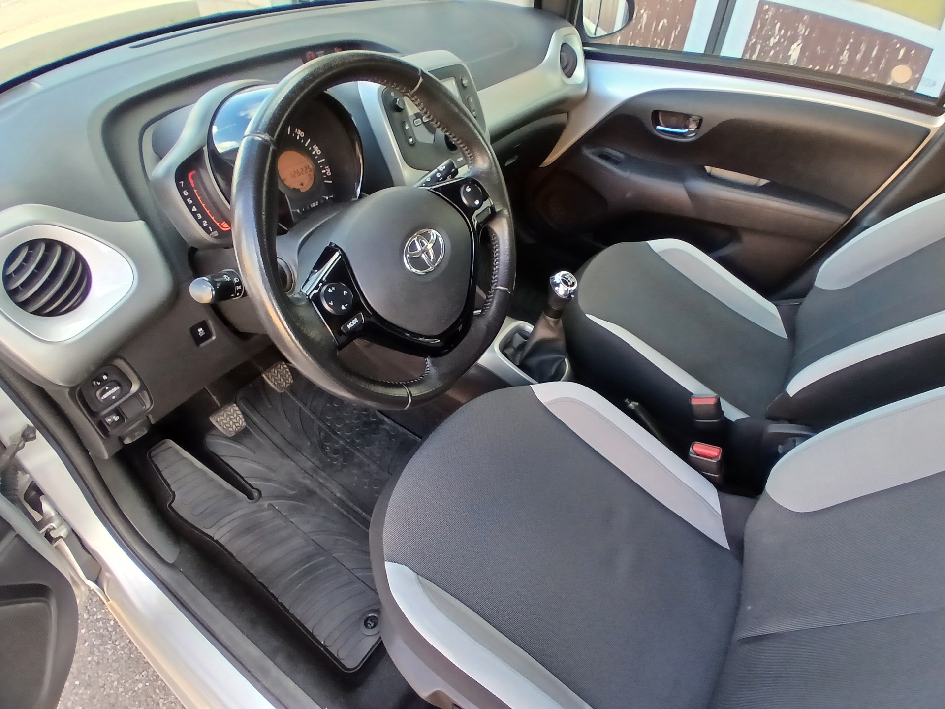 TOYOTA Aygo 1.2 VVT-i Trend-image-8