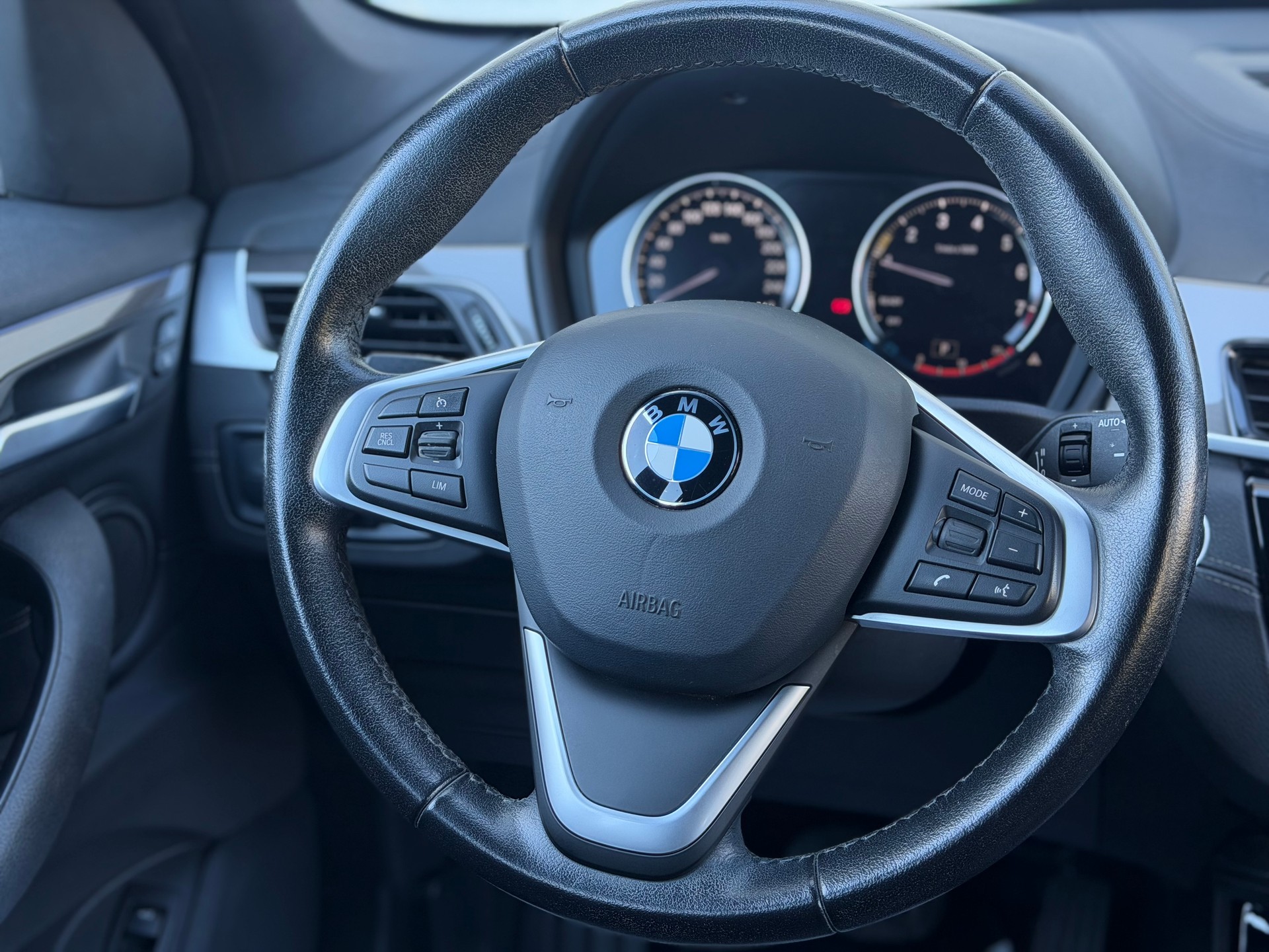 BMW X1 sDrive 18i Steptronic DSK-image-19