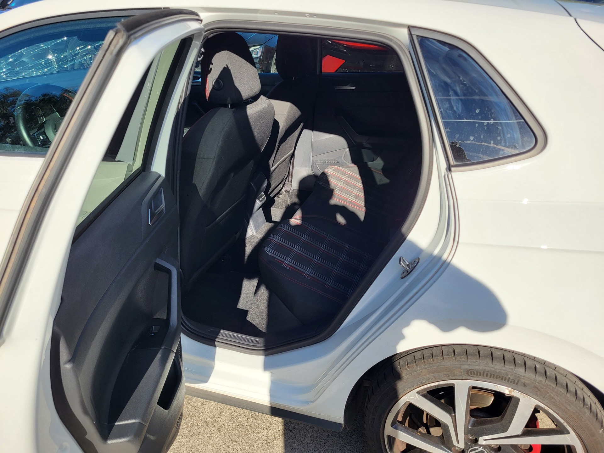VW Polo 2.0 TSI GTI DSG-image-1