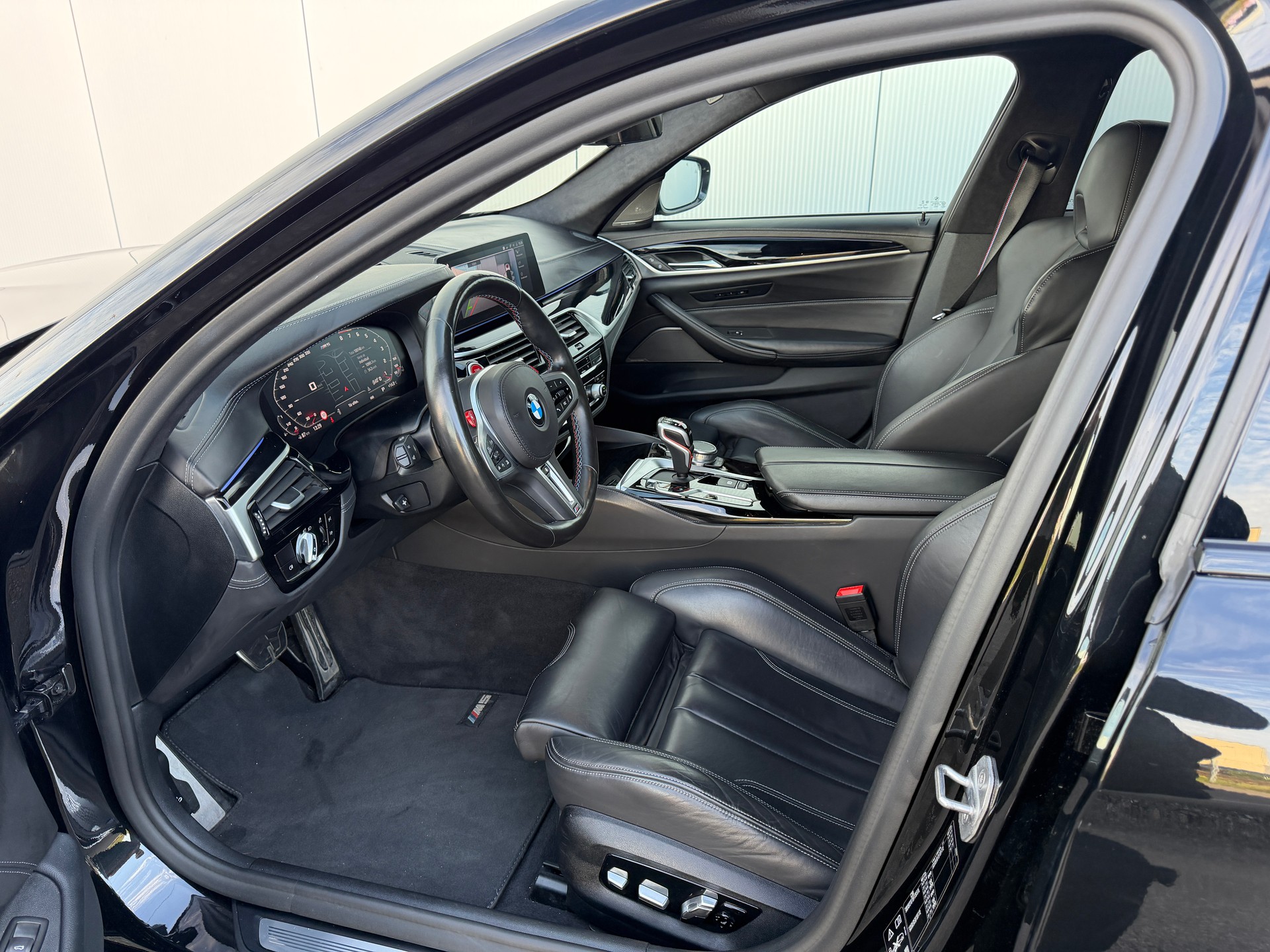 BMW M5 xDrive Competition Drivelogic 🇨🇭 CH-FAHRZEUG-image-9