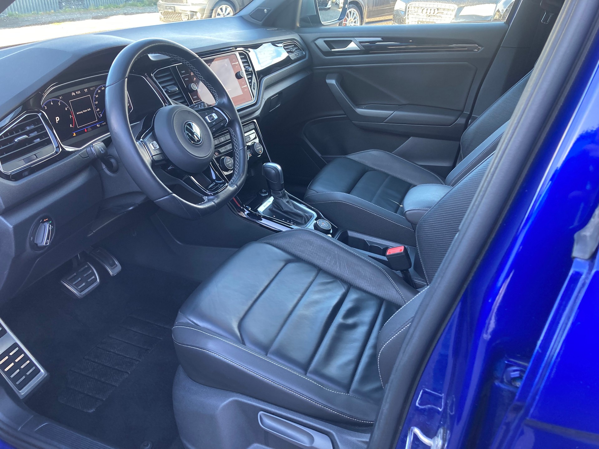 VW T-Roc 2.0 TSI R DSG 4Motion-image-6