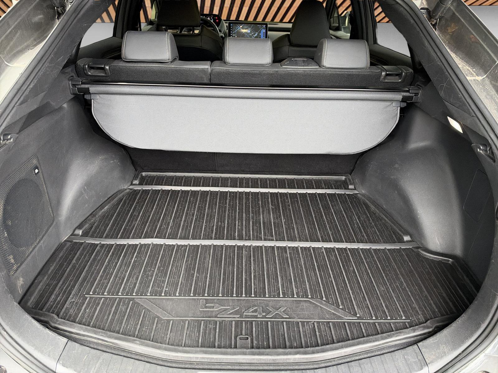 TOYOTA bZ4X Premium 71,4 kWh 4WD-image-6
