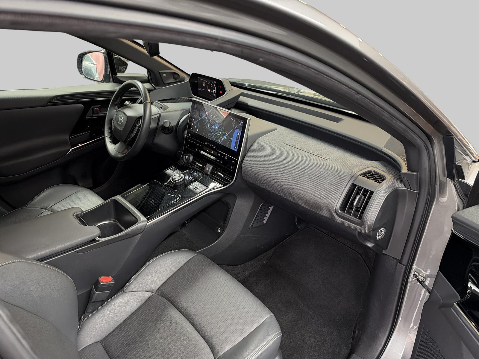 TOYOTA bZ4X Premium 71,4 kWh 4WD-image-4