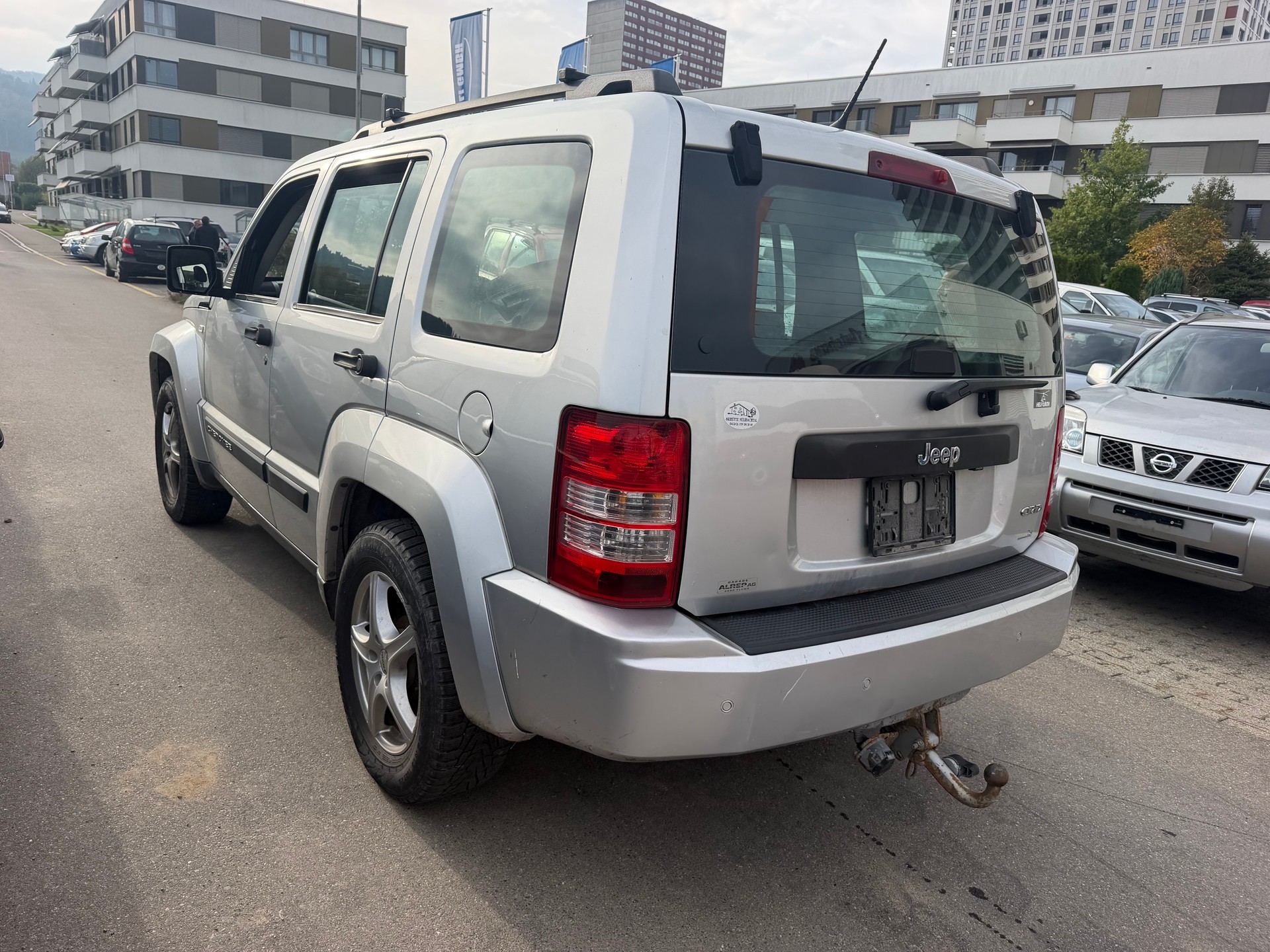JEEP Cherokee 2.8 CRD Sport-image-4