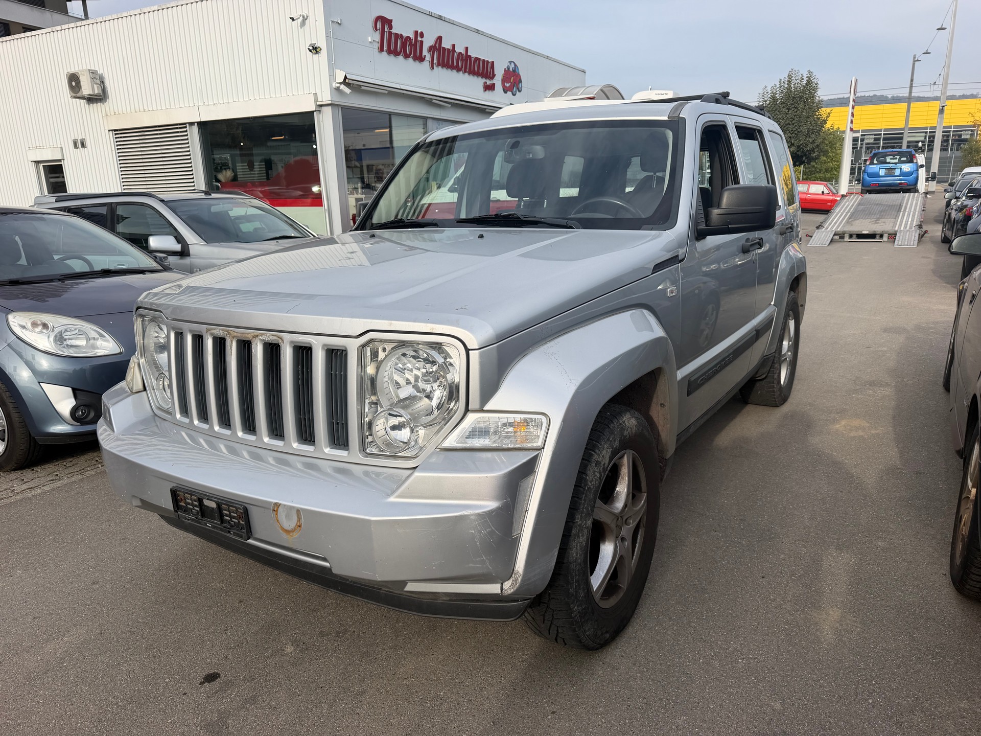 JEEP Cherokee 2.8 CRD Sport-image-0