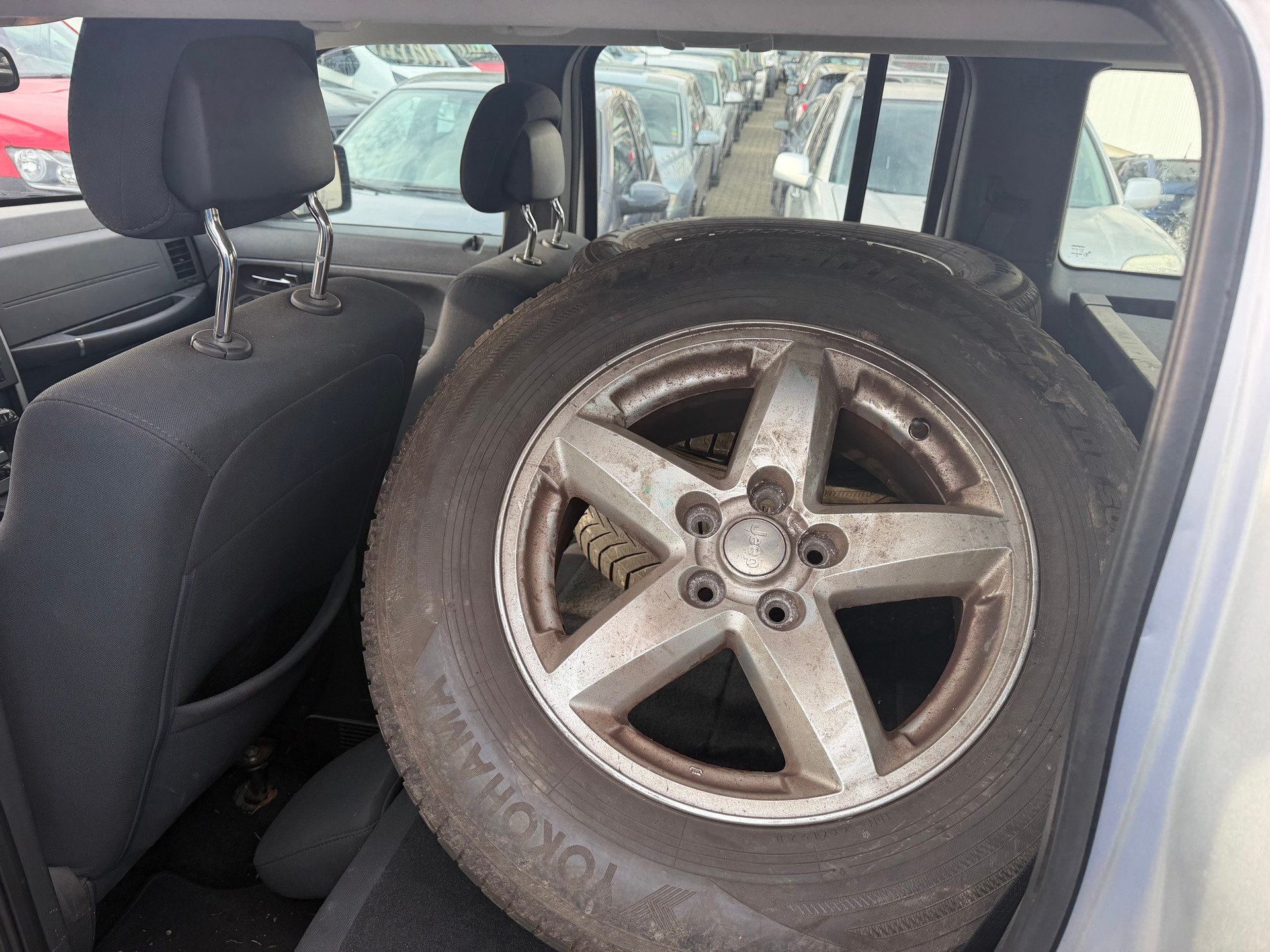 JEEP Cherokee 2.8 CRD Sport-image-8