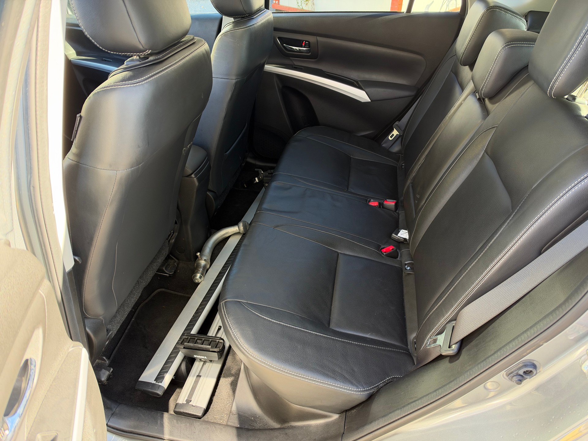 SUZUKI SX4 S-Cross 1.6 TD Compact Top 4WD-image-7