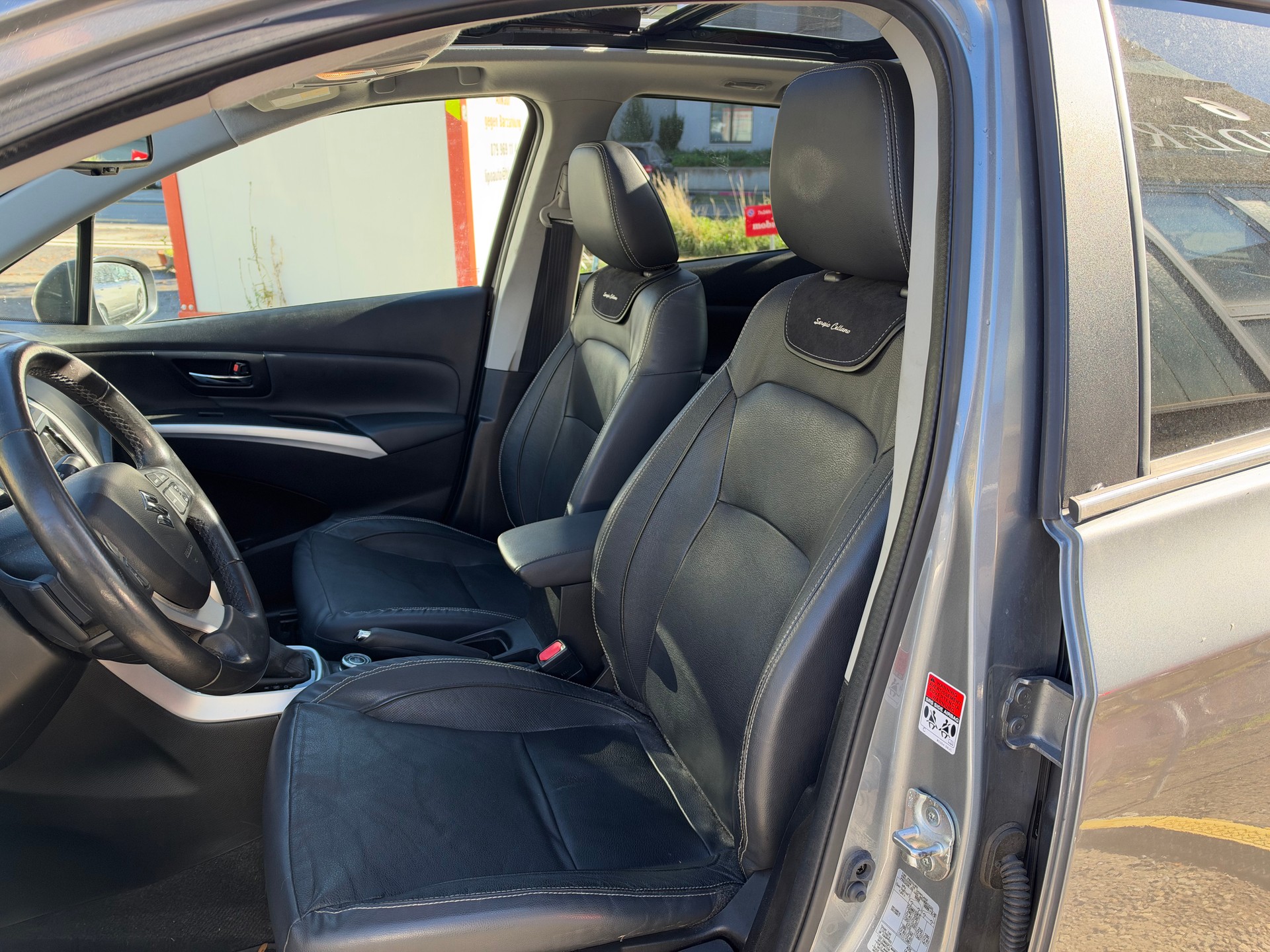 SUZUKI SX4 S-Cross 1.6 TD Compact Top 4WD-image-13