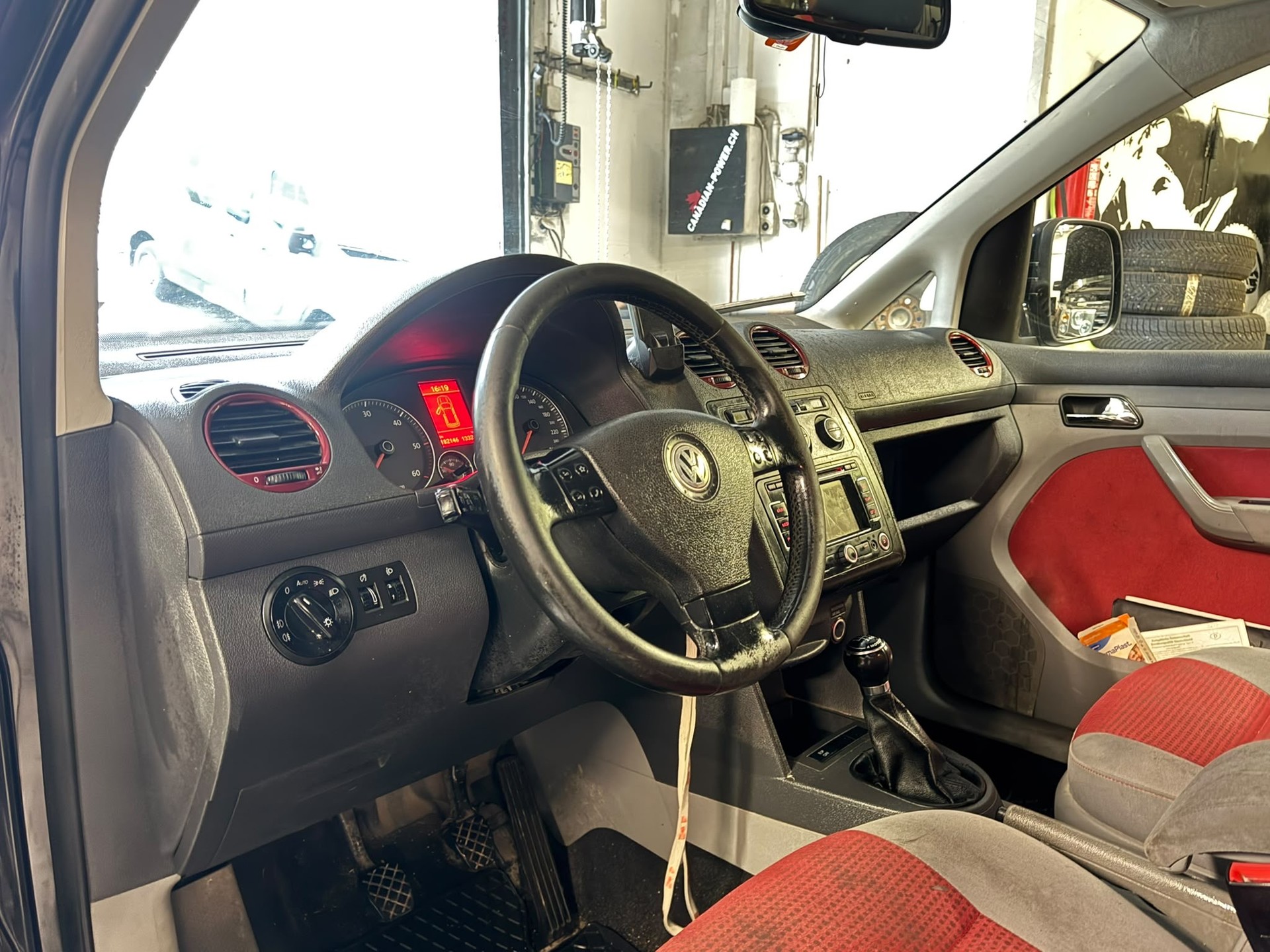 VW Caddy 1.9TDI PD 4Motion-image-8