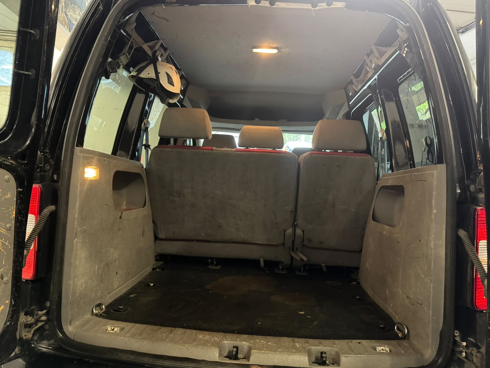 VW Caddy 1.9TDI PD 4Motion-image-7