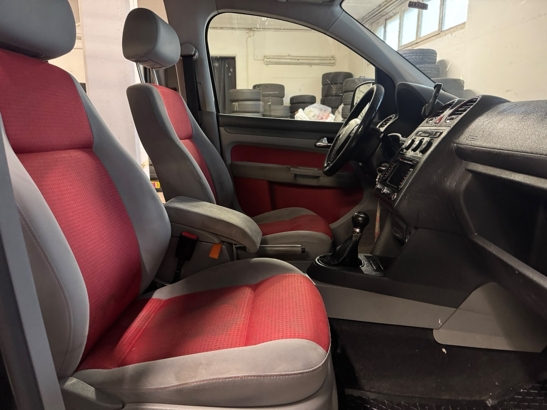 VW Caddy 1.9TDI PD 4Motion-image-15