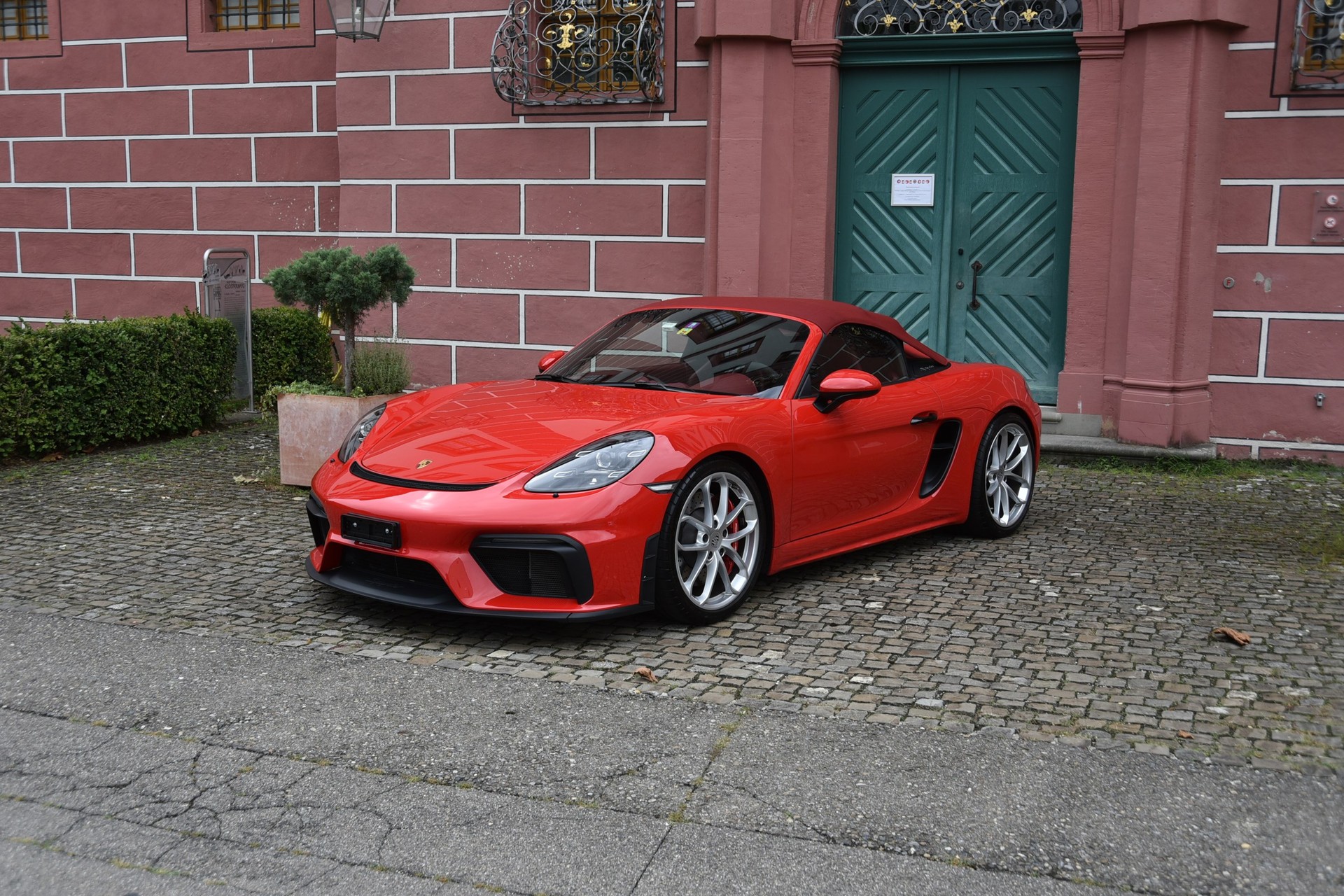 PORSCHE 718 Boxster Spyder-image-1