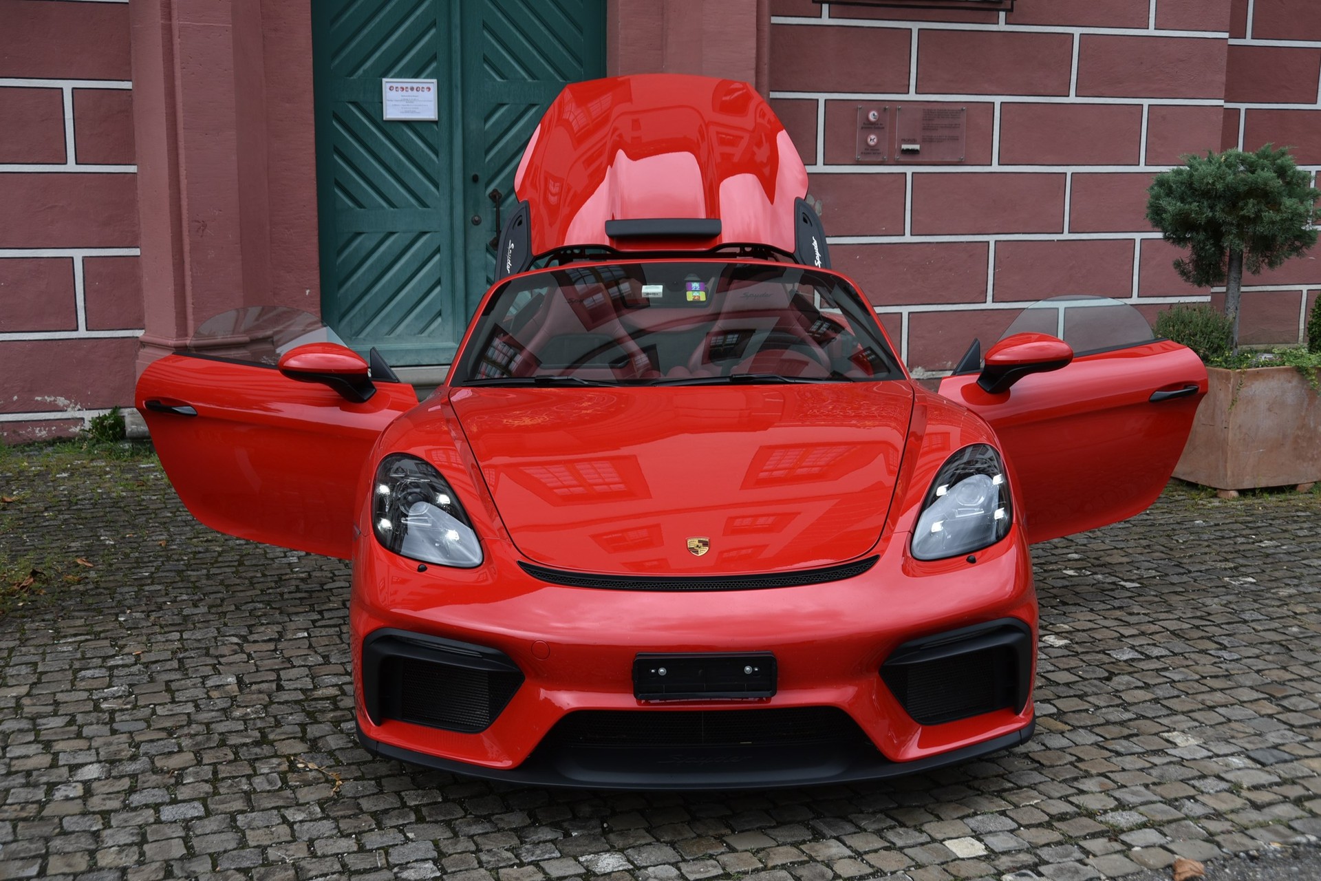 PORSCHE 718 Boxster Spyder-image-10