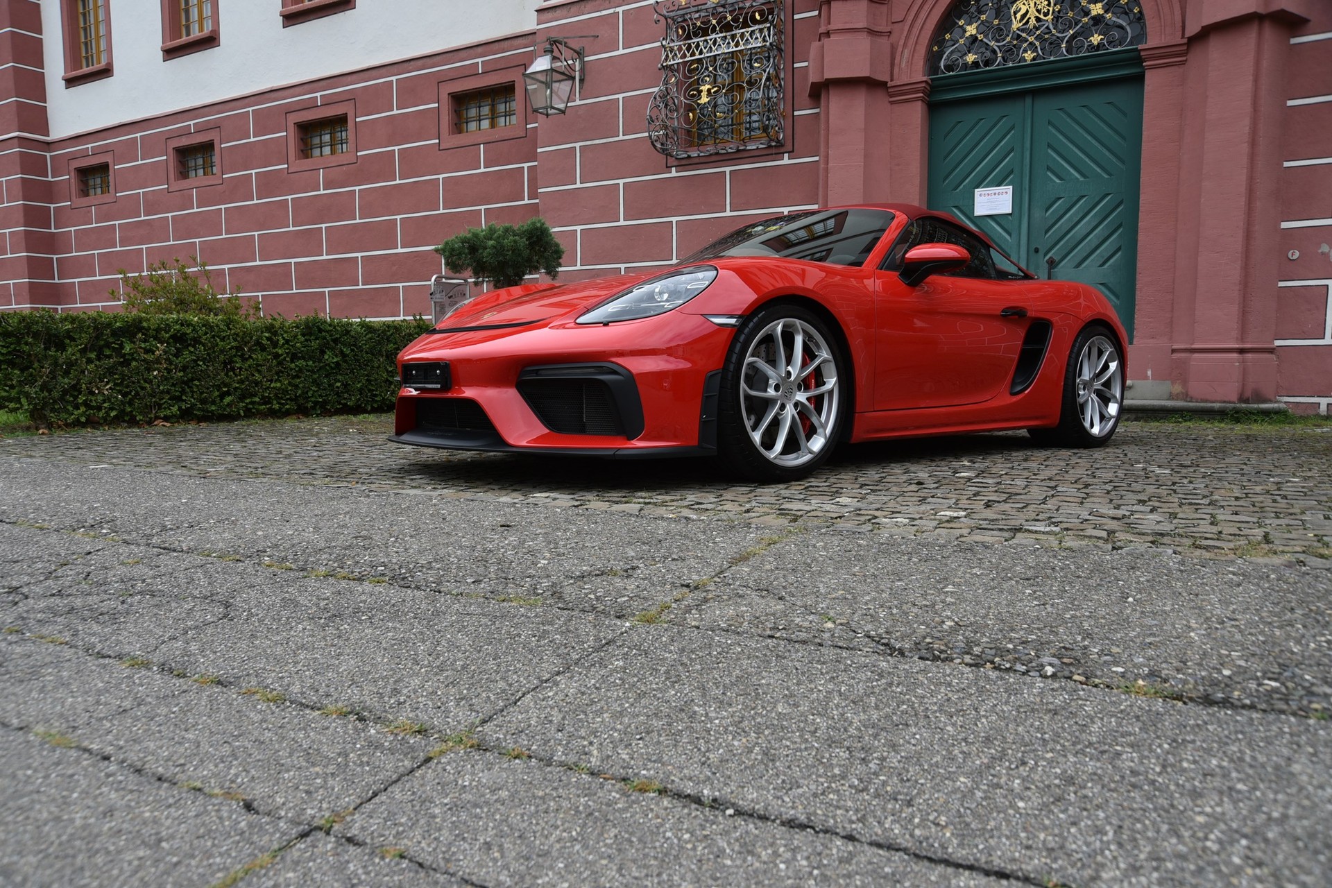 PORSCHE 718 Boxster Spyder-image-11
