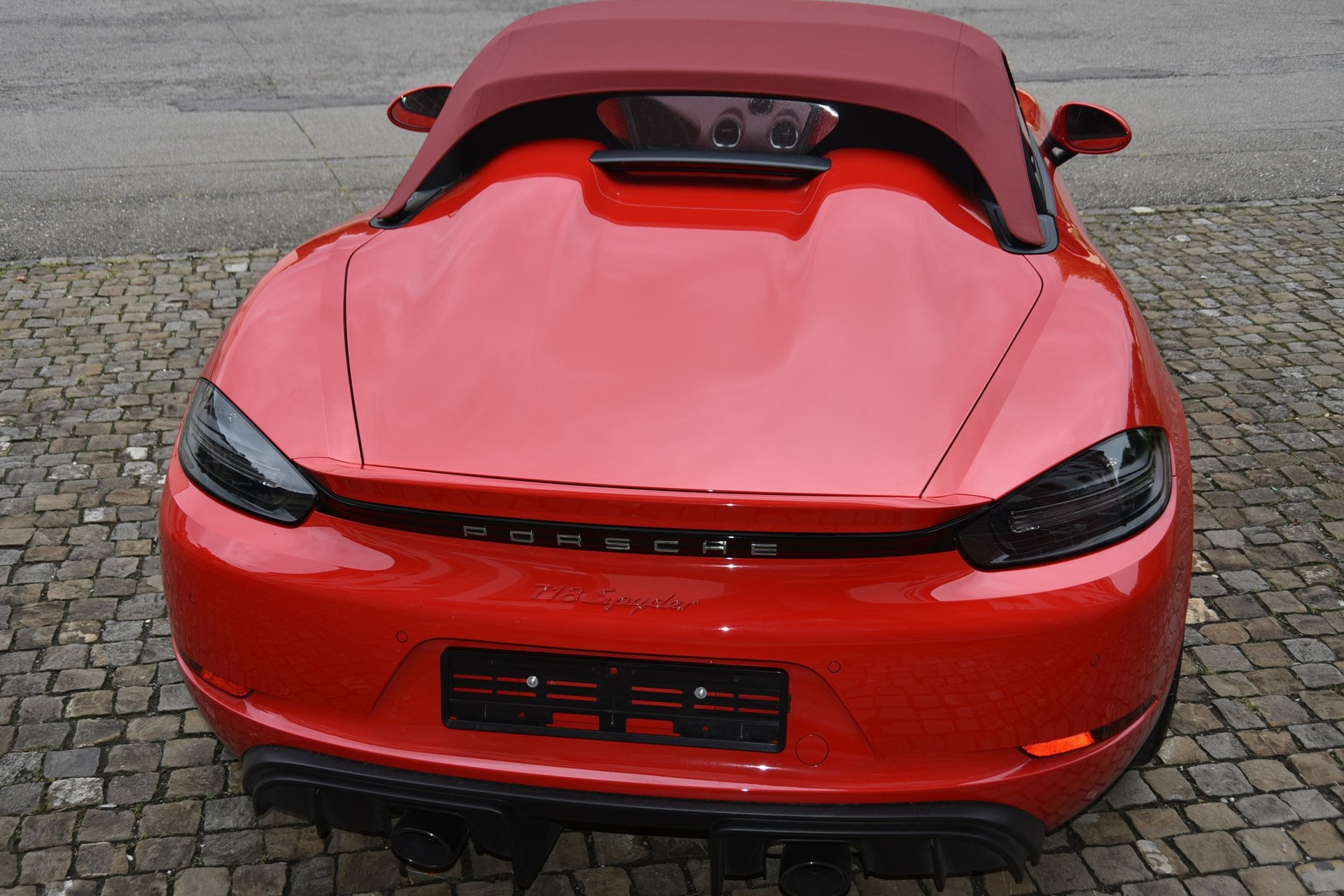 PORSCHE 718 Boxster Spyder-image-13