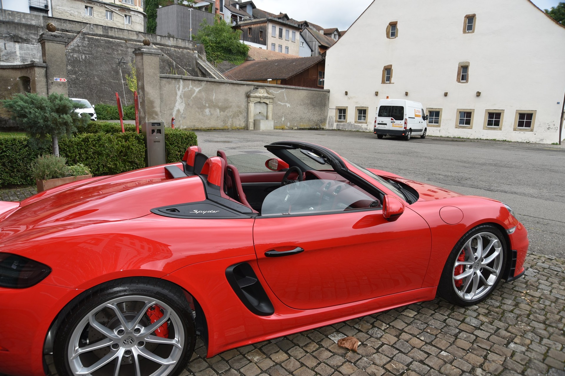 PORSCHE 718 Boxster Spyder-image-14