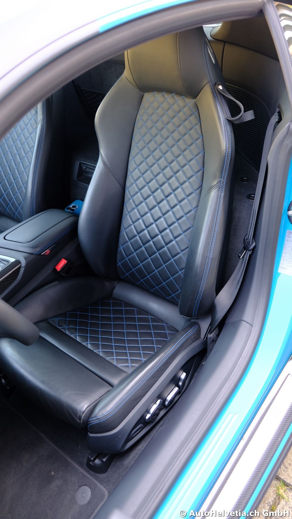 AUDI R8 Coupé performance S-Tronic - Unikat-image-12