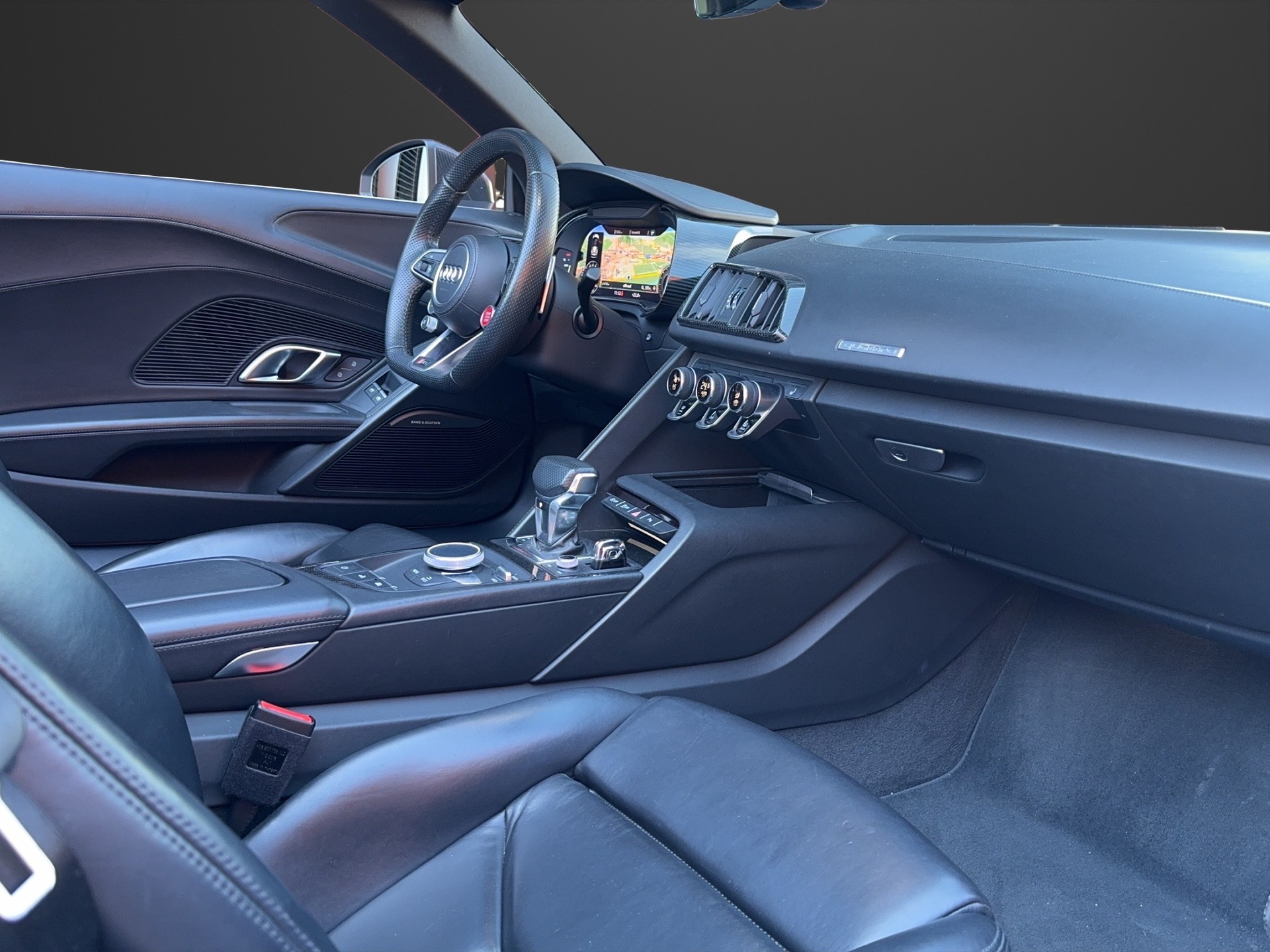 AUDI R8 Spyder performance S-Tronic-image-12