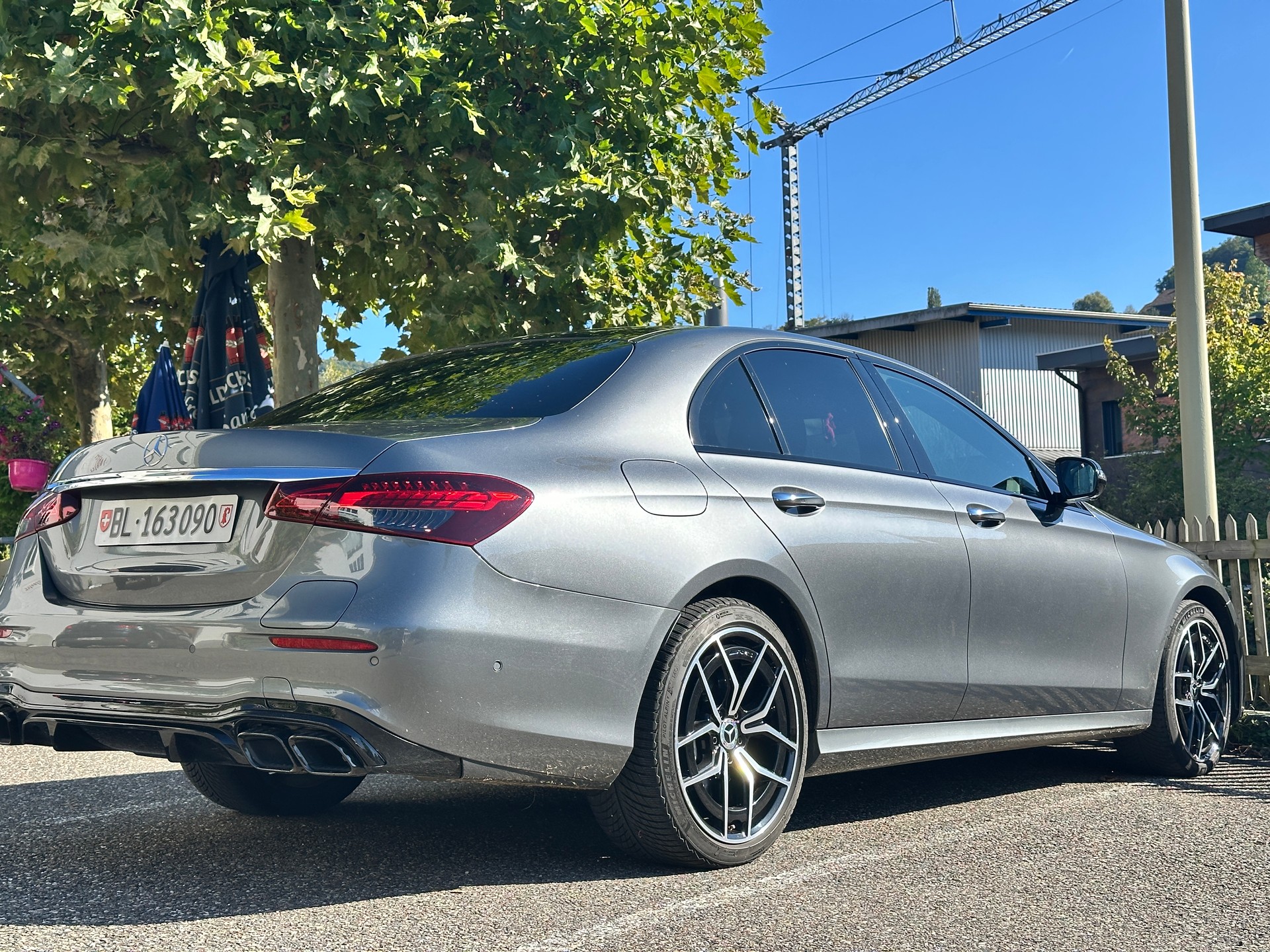 MERCEDES-BENZ E 300 e 4Matic EQ Star 9G-Tronic-image-4