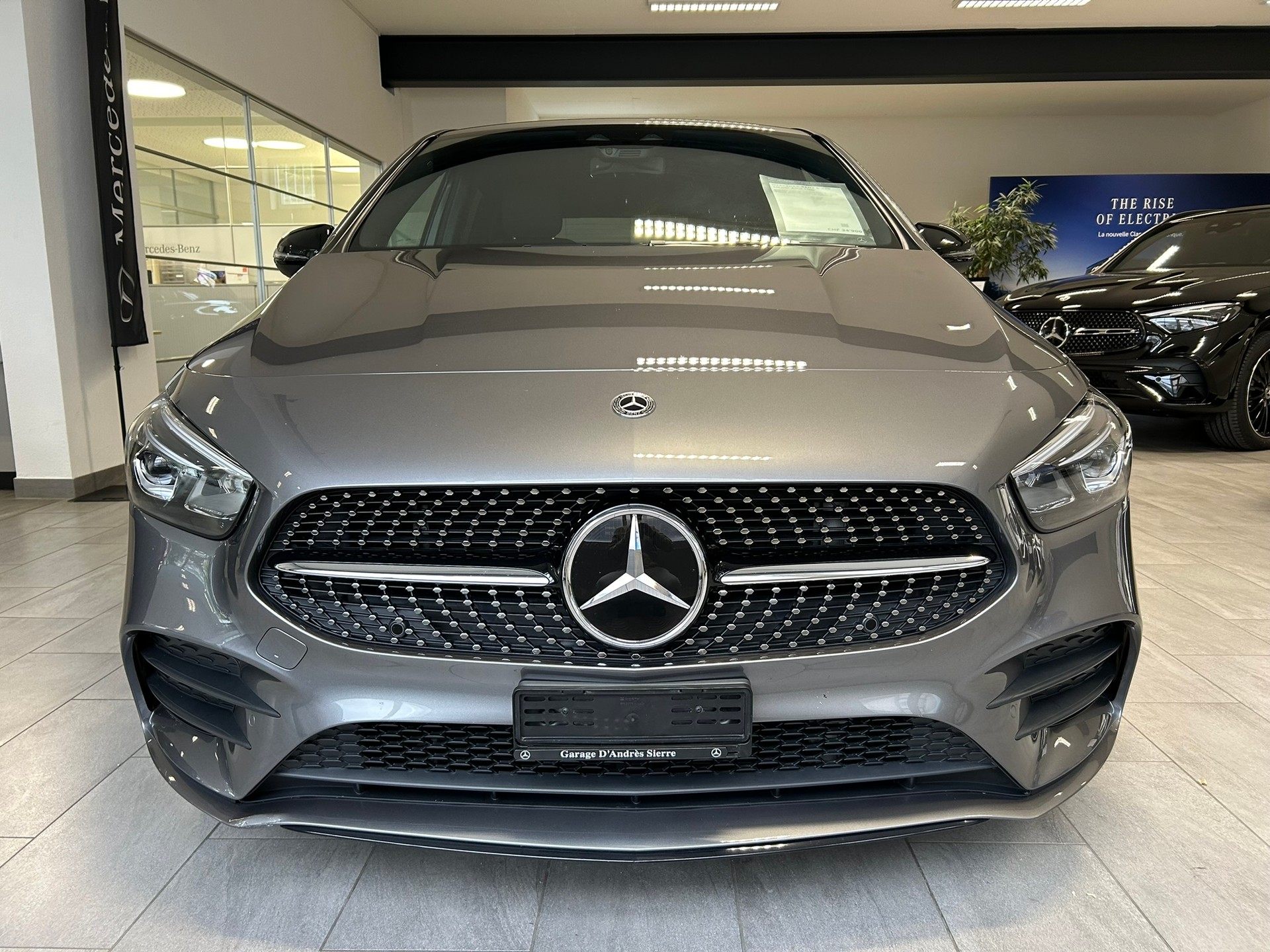 MERCEDES-BENZ B 250 4Matic AMG Line-image-1