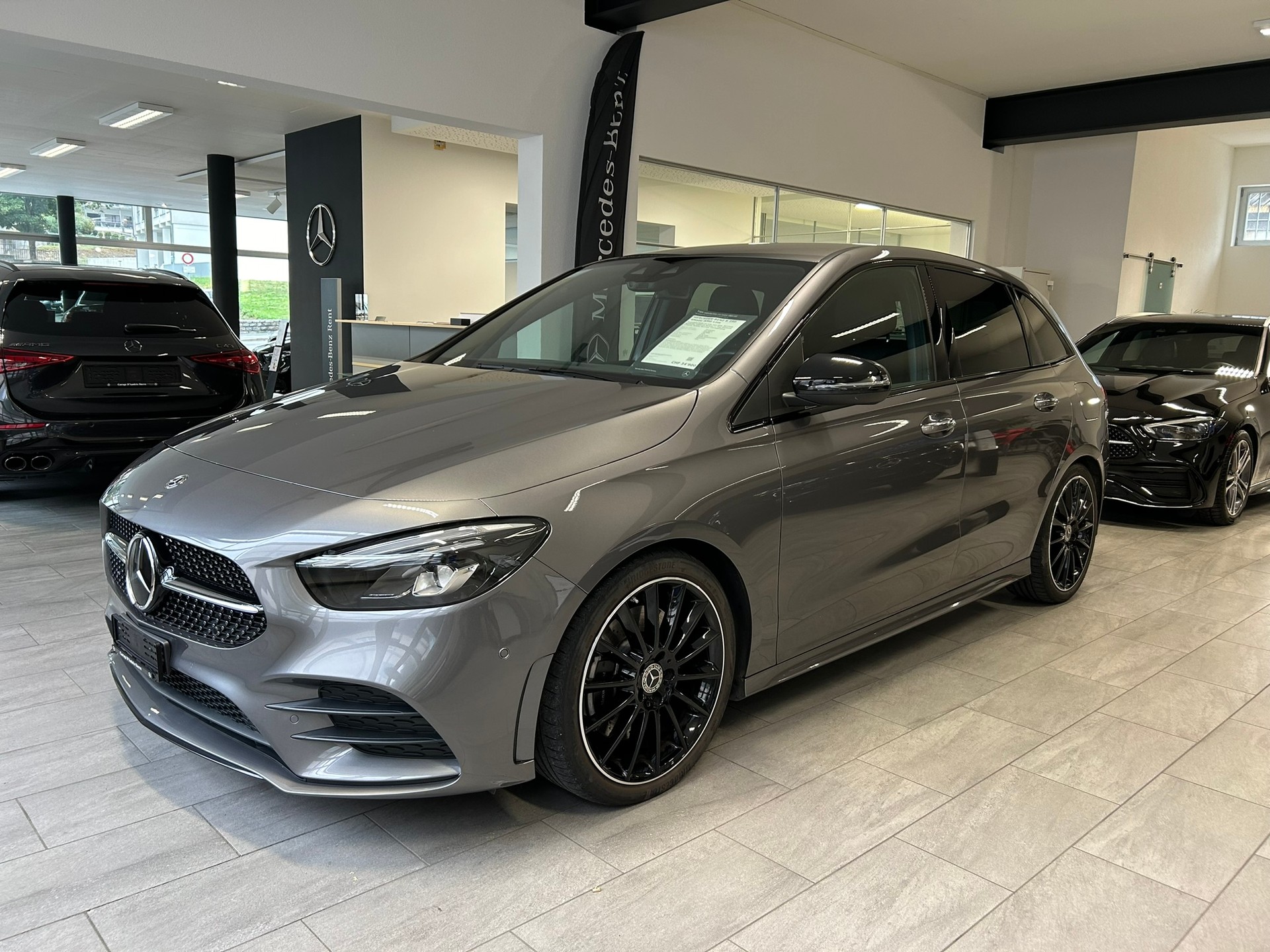 MERCEDES-BENZ B 250 4Matic AMG Line-image-0