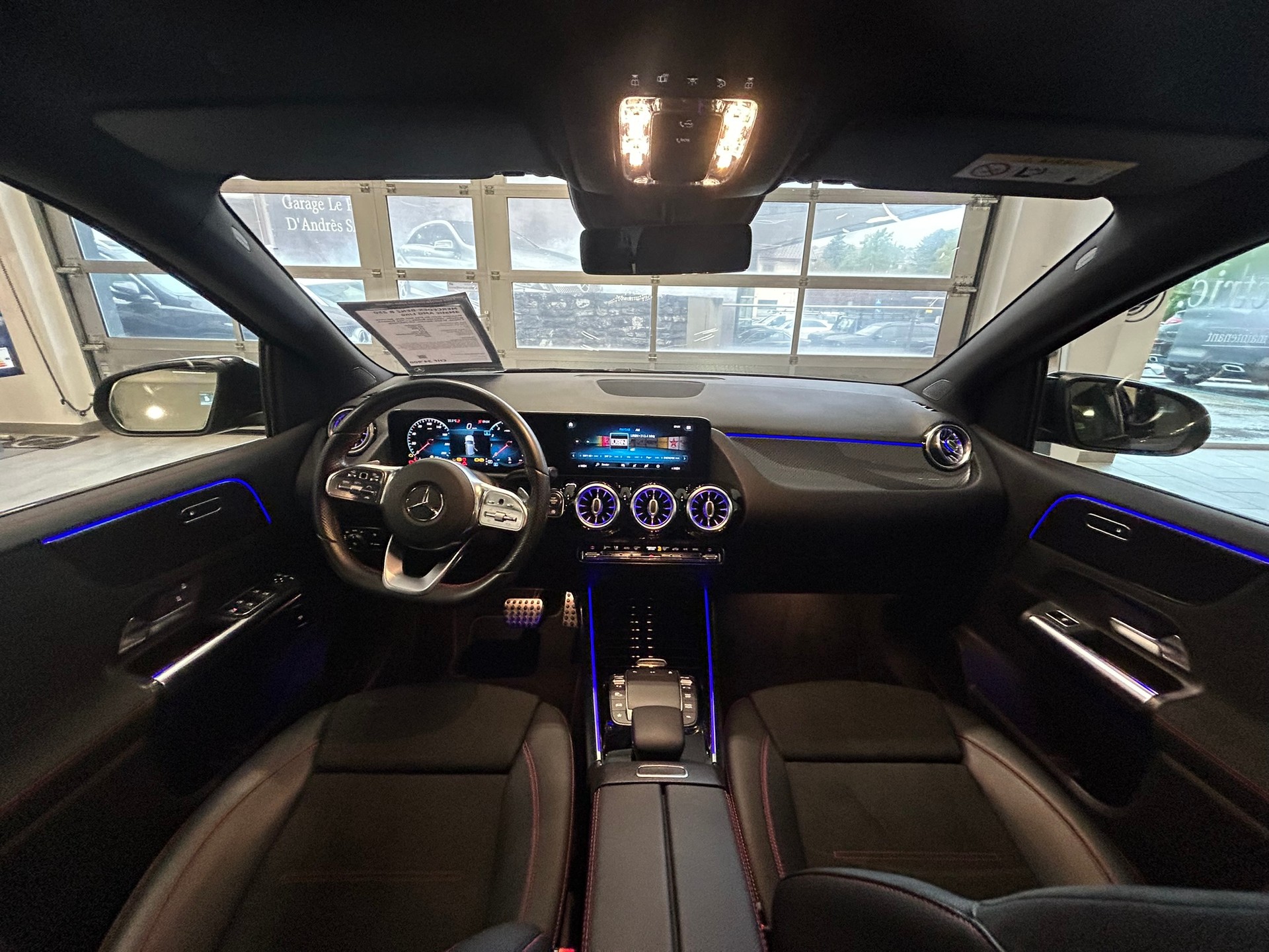 MERCEDES-BENZ B 250 4Matic AMG Line-image-12