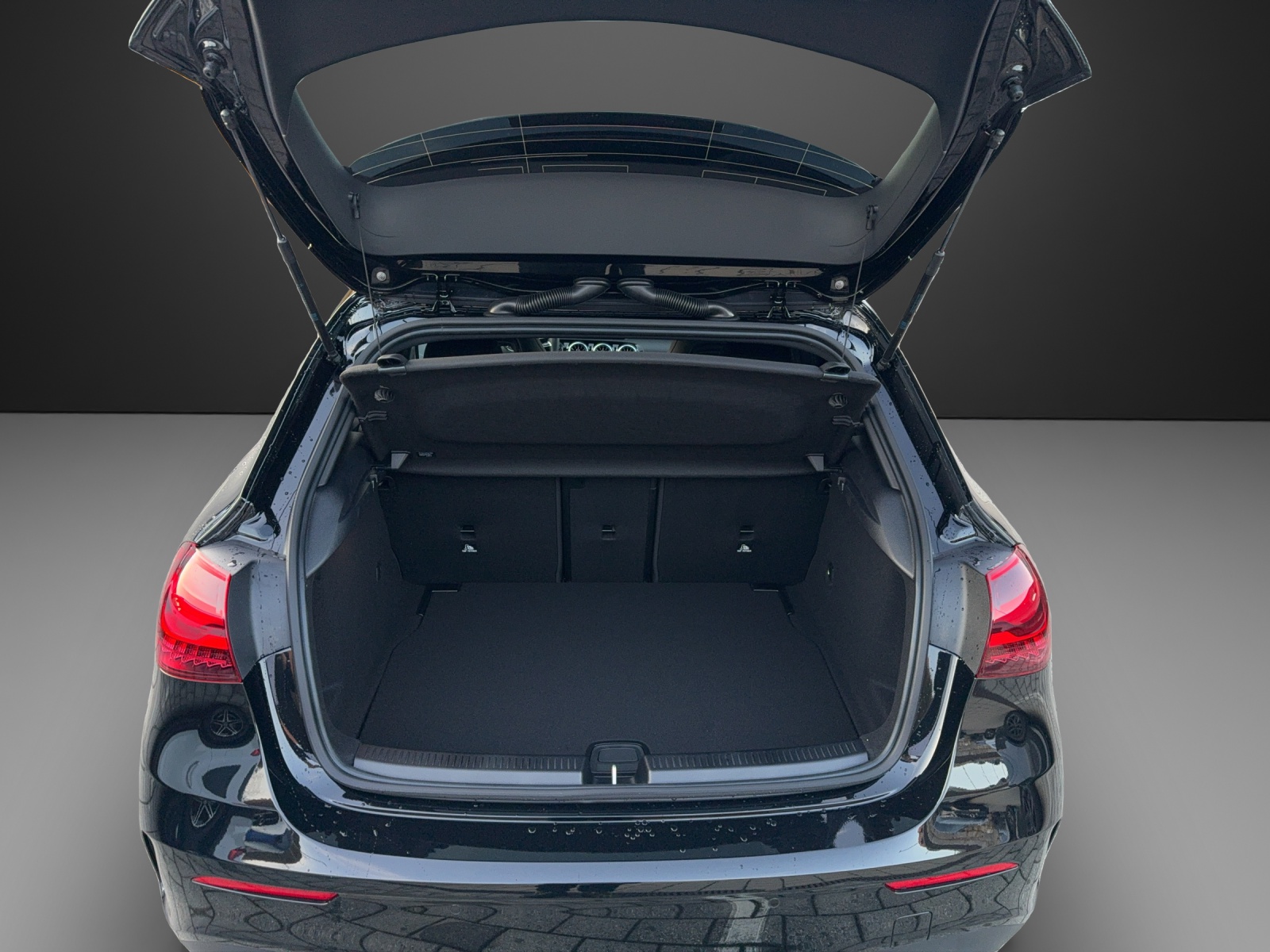 MERCEDES-BENZ A 220 4Matic 8G-DCT-image-8