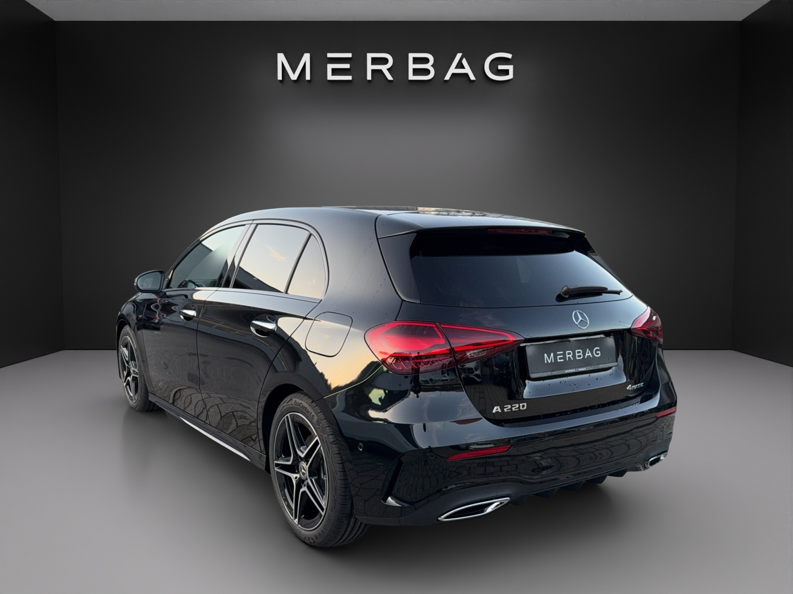 MERCEDES-BENZ A 220 4Matic 8G-DCT-image-2