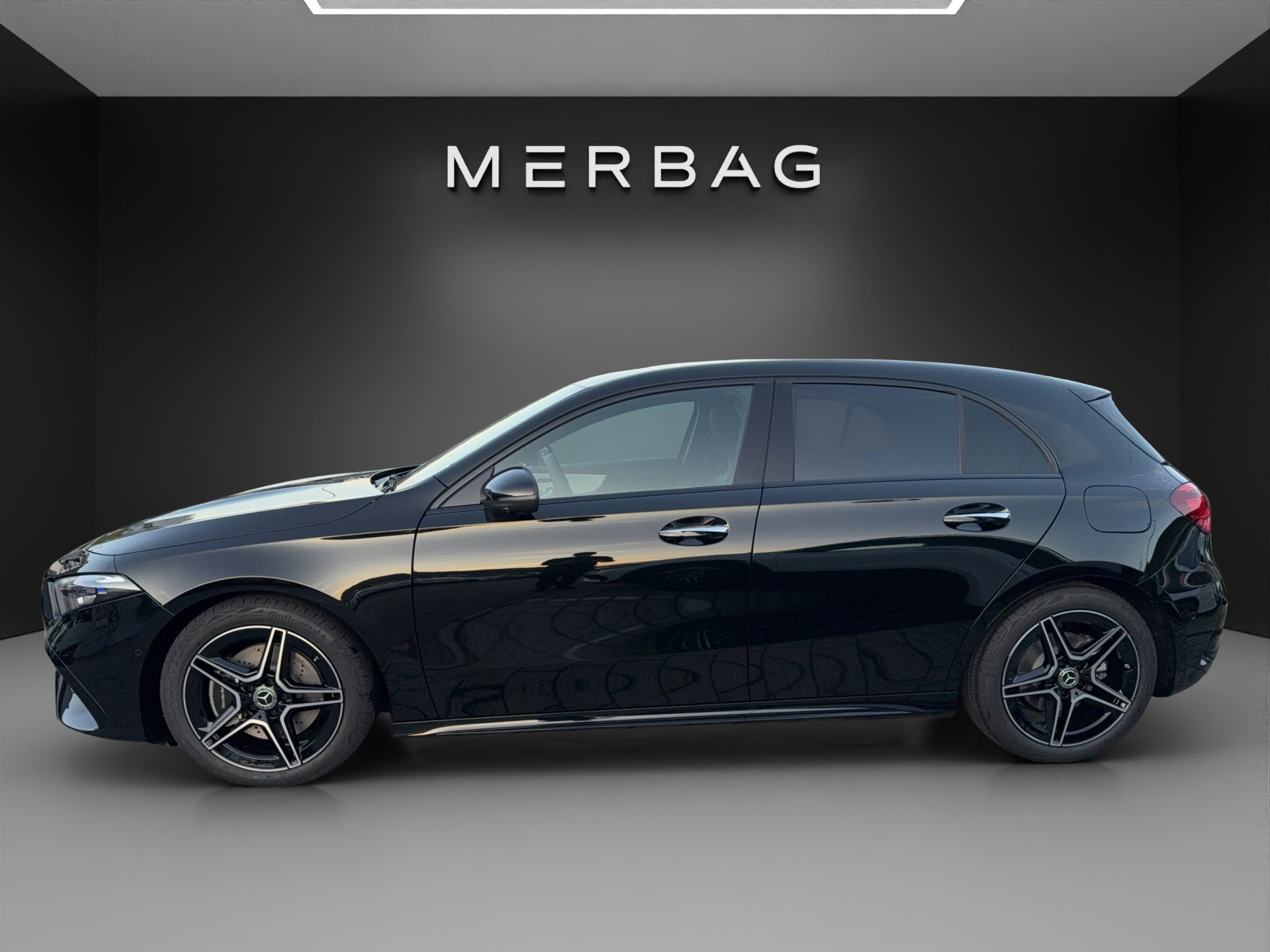 MERCEDES-BENZ A 220 4Matic 8G-DCT-image-1