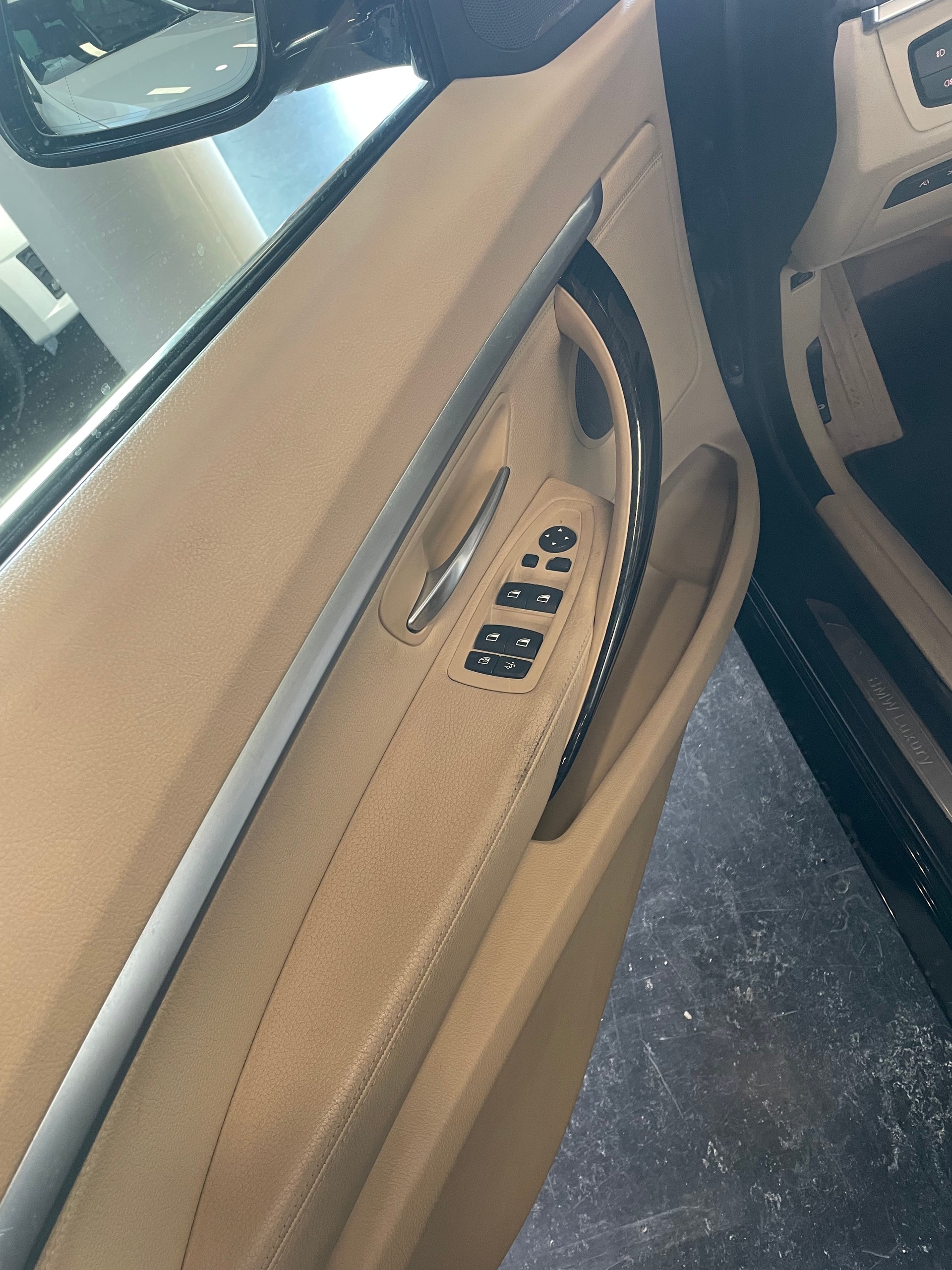 BMW 328i GT Luxury Line Steptronic-image-11