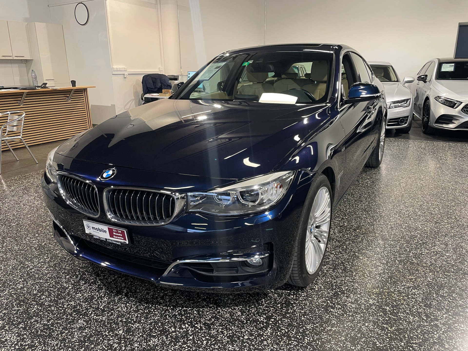 BMW 328i GT Luxury Line Steptronic-image-0