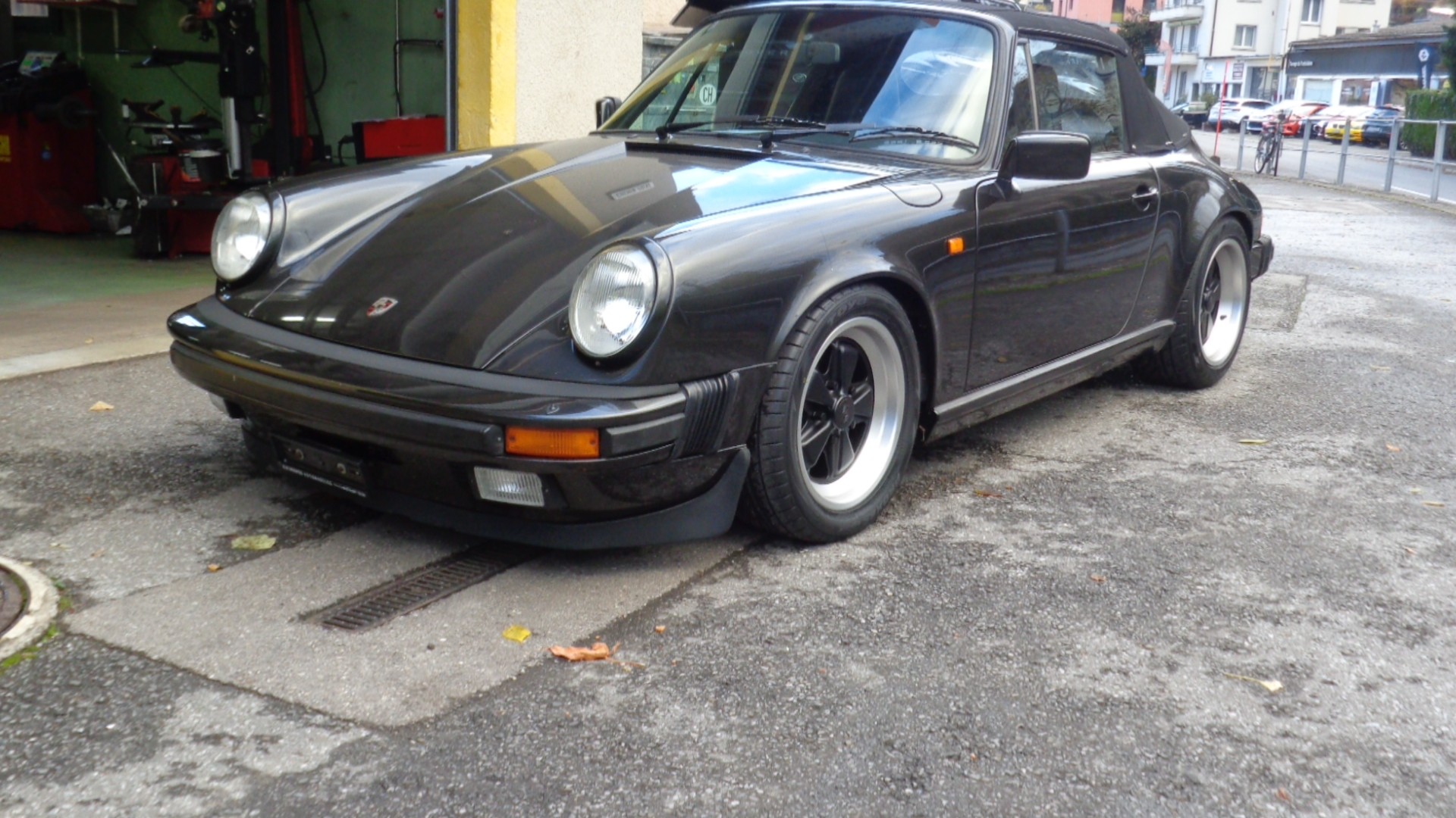 PORSCHE 911 Carrera Cabrio-image-11