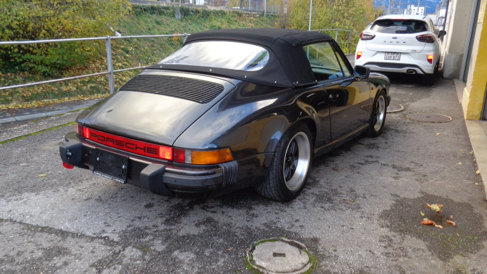 PORSCHE 911 Carrera Cabrio-image-3