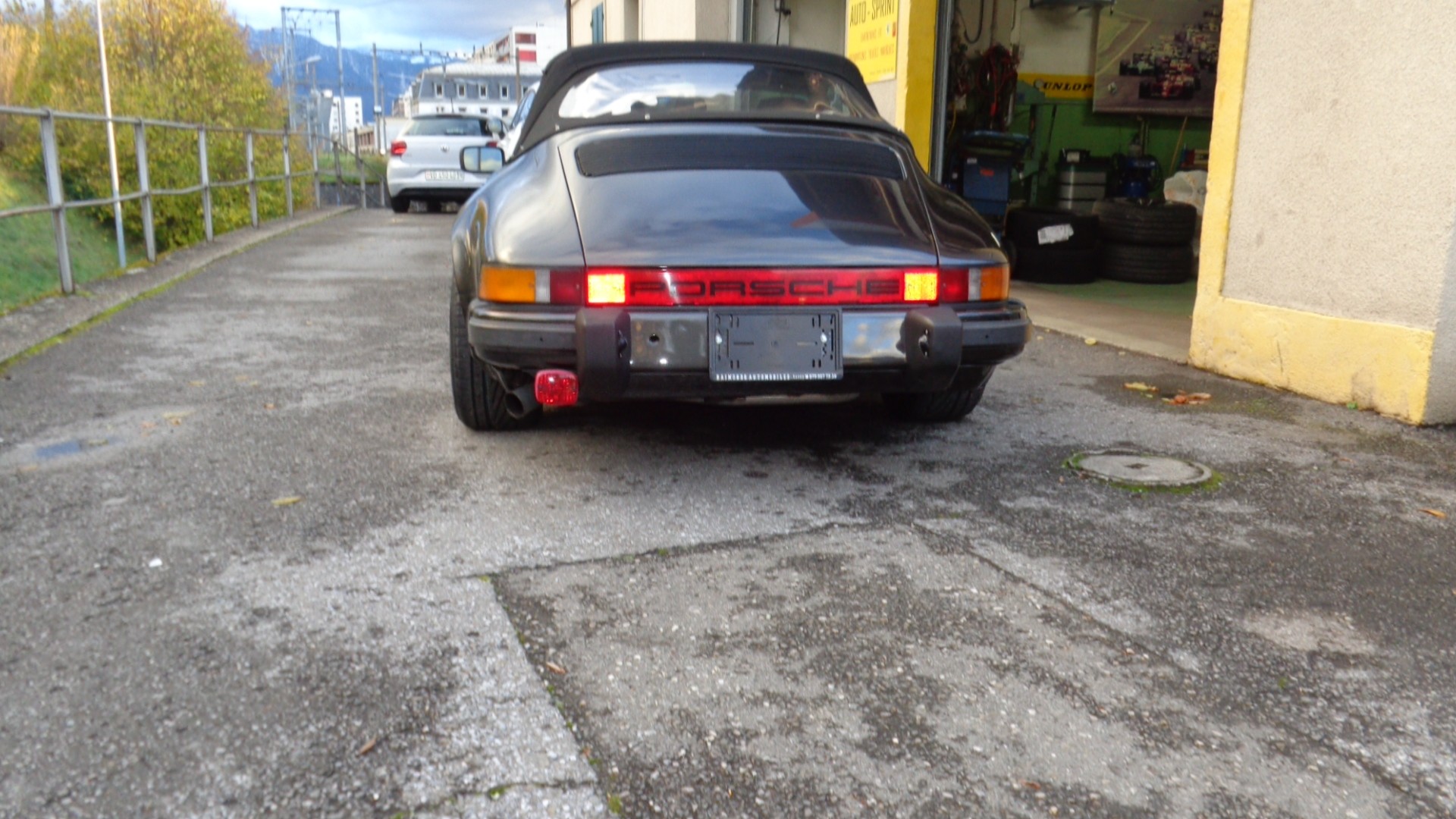 PORSCHE 911 Carrera Cabrio-image-7