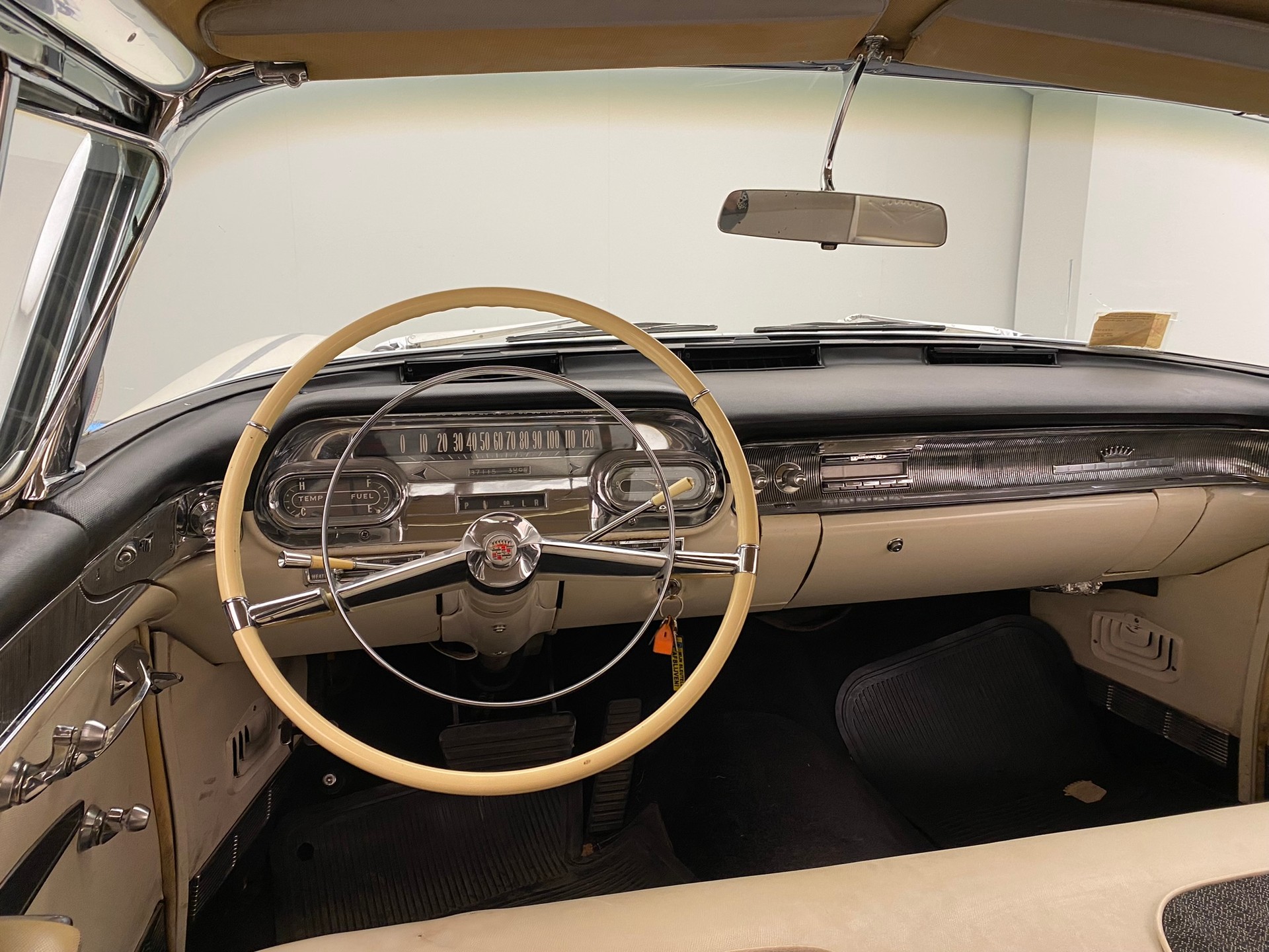 CADILLAC Series 62-image-10