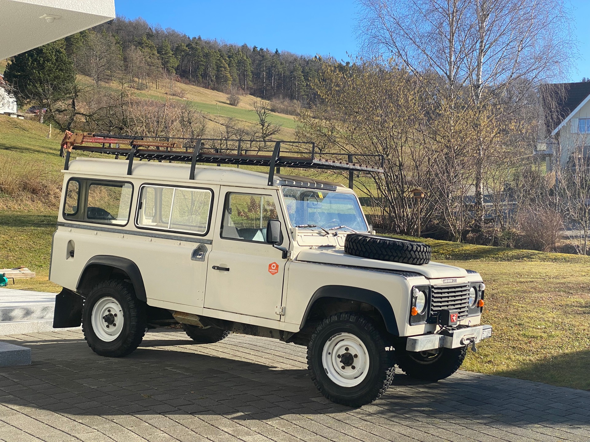 LAND ROVER 110-image-2