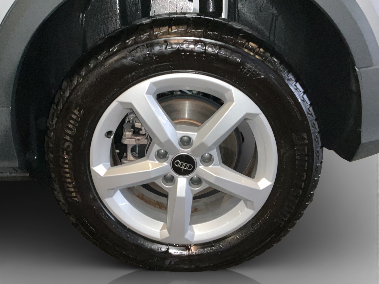 AUDI Q2 35 TDI quattro S-tronic-image-13