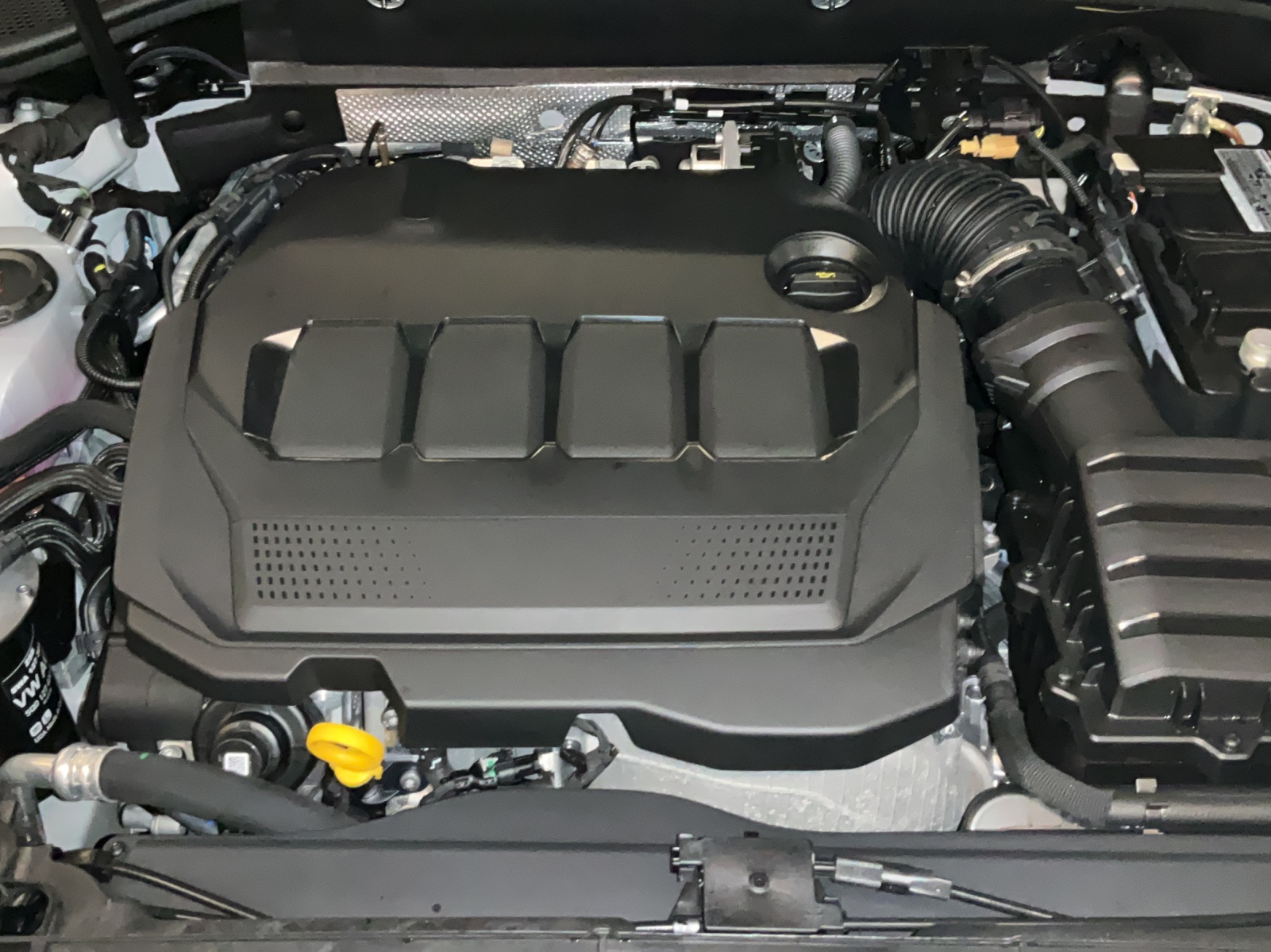 AUDI Q2 35 TDI quattro S-tronic-image-15