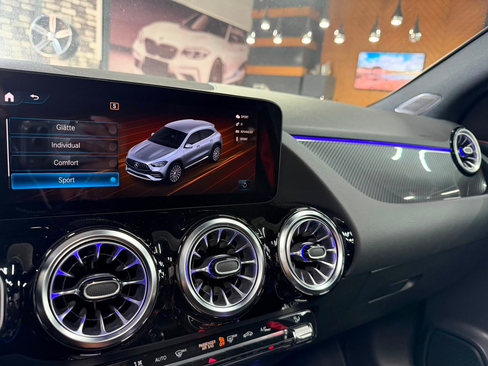 MERCEDES-BENZ GLA 35 AMG 4Matic 8G-Speedshift DCT-image-24