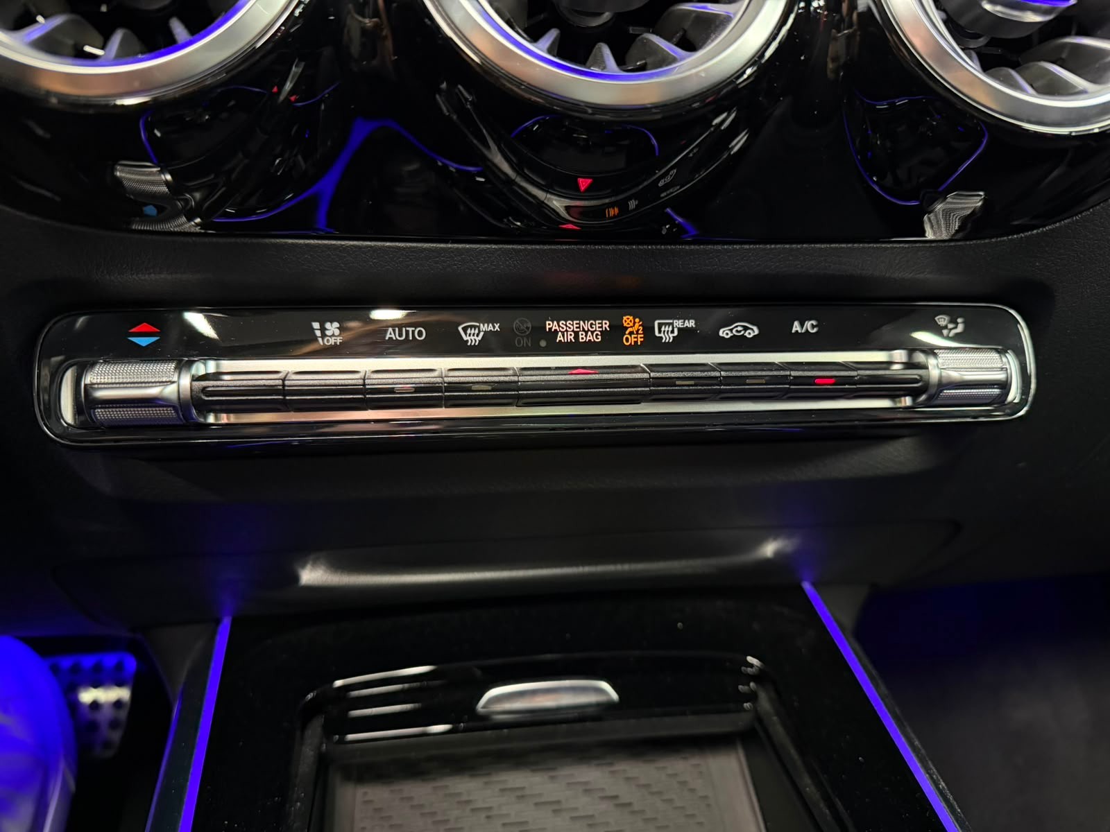 MERCEDES-BENZ GLA 35 AMG 4Matic 8G-Speedshift DCT-image-23
