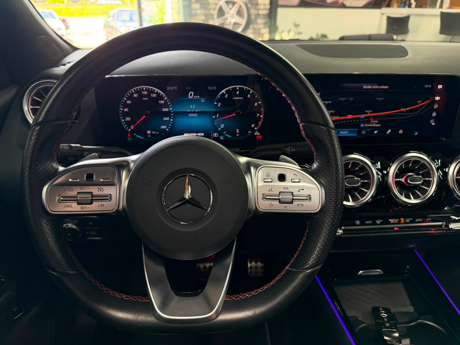MERCEDES-BENZ GLA 35 AMG 4Matic 8G-Speedshift DCT-image-11