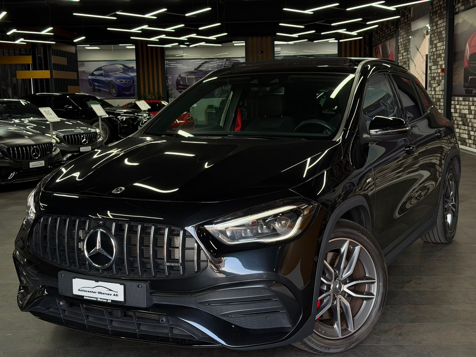 MERCEDES-BENZ GLA 35 AMG 4Matic 8G-Speedshift DCT-showroom-element-1