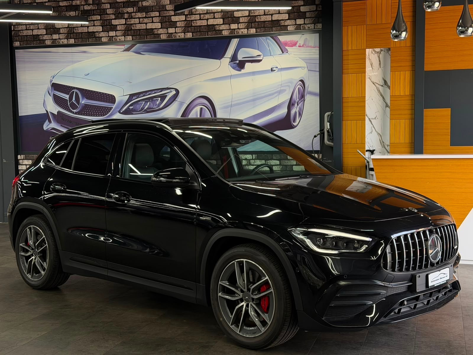 MERCEDES-BENZ GLA 35 AMG 4Matic 8G-Speedshift DCT-showroom-element-2