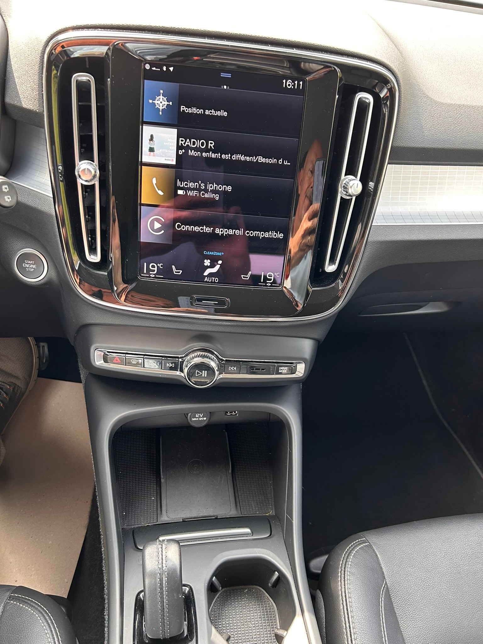 VOLVO XC40 B4 Benzin Mild Hybrid AWD Momentum Geartronic-image-10