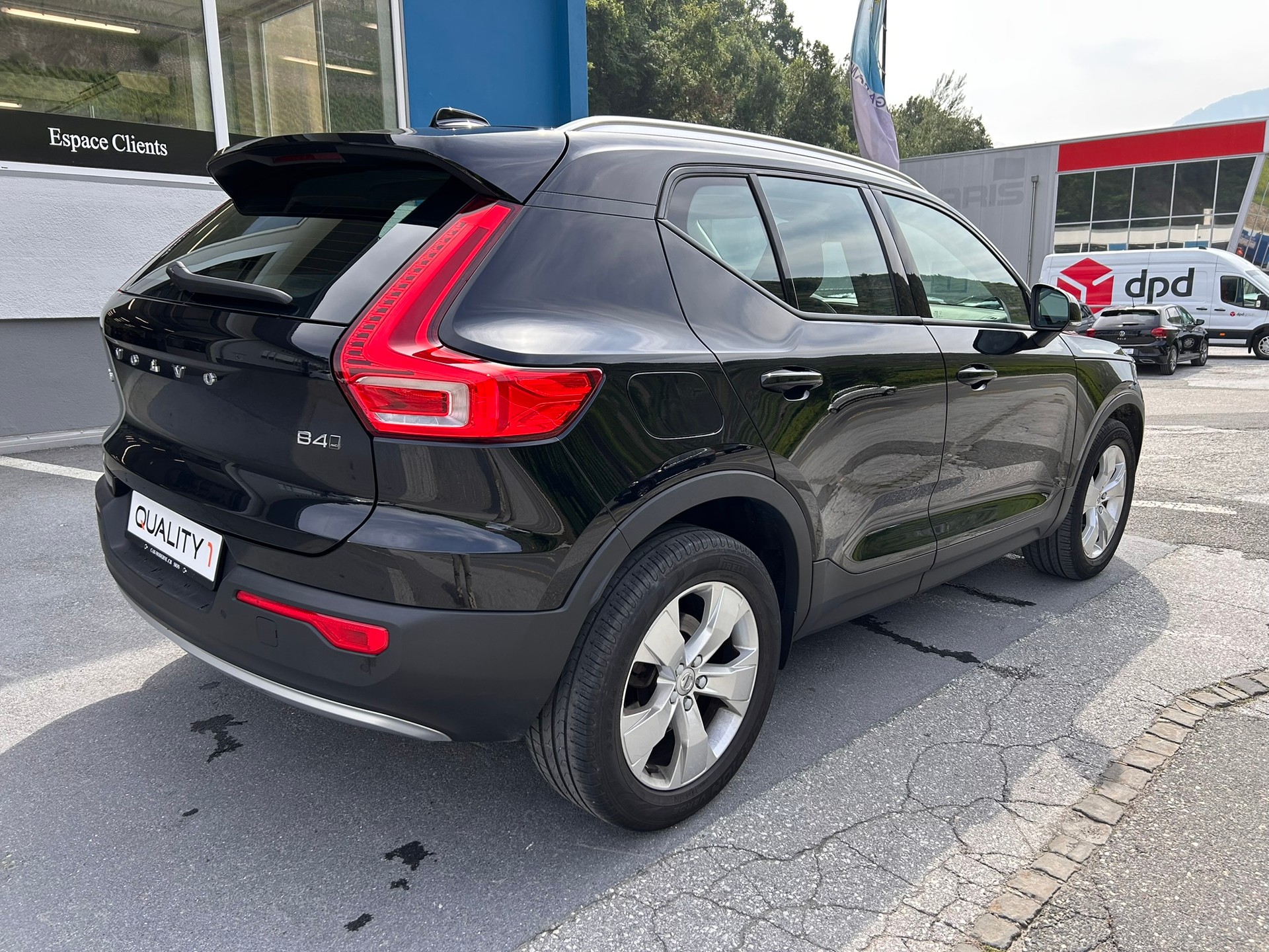 VOLVO XC40 B4 Benzin Mild Hybrid AWD Momentum Geartronic-image-2