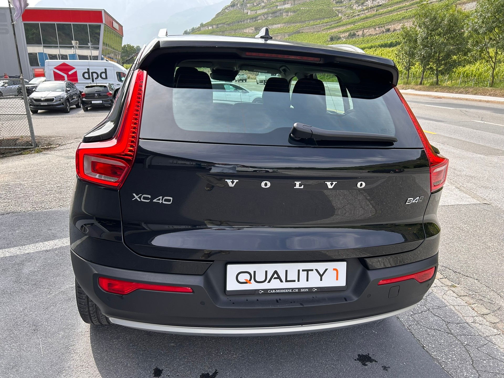 VOLVO XC40 B4 Benzin Mild Hybrid AWD Momentum Geartronic-image-4
