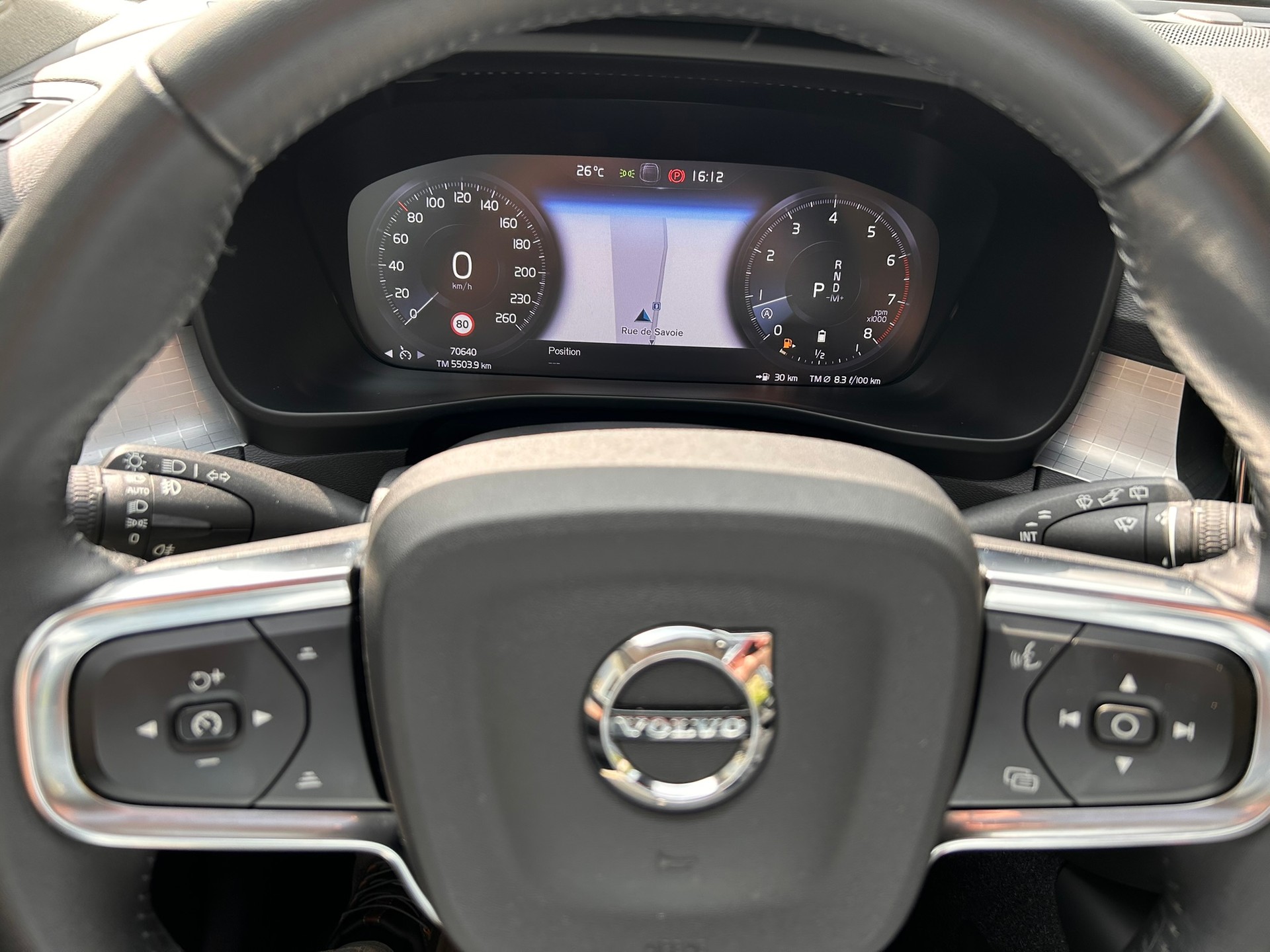 VOLVO XC40 B4 Benzin Mild Hybrid AWD Momentum Geartronic-image-12