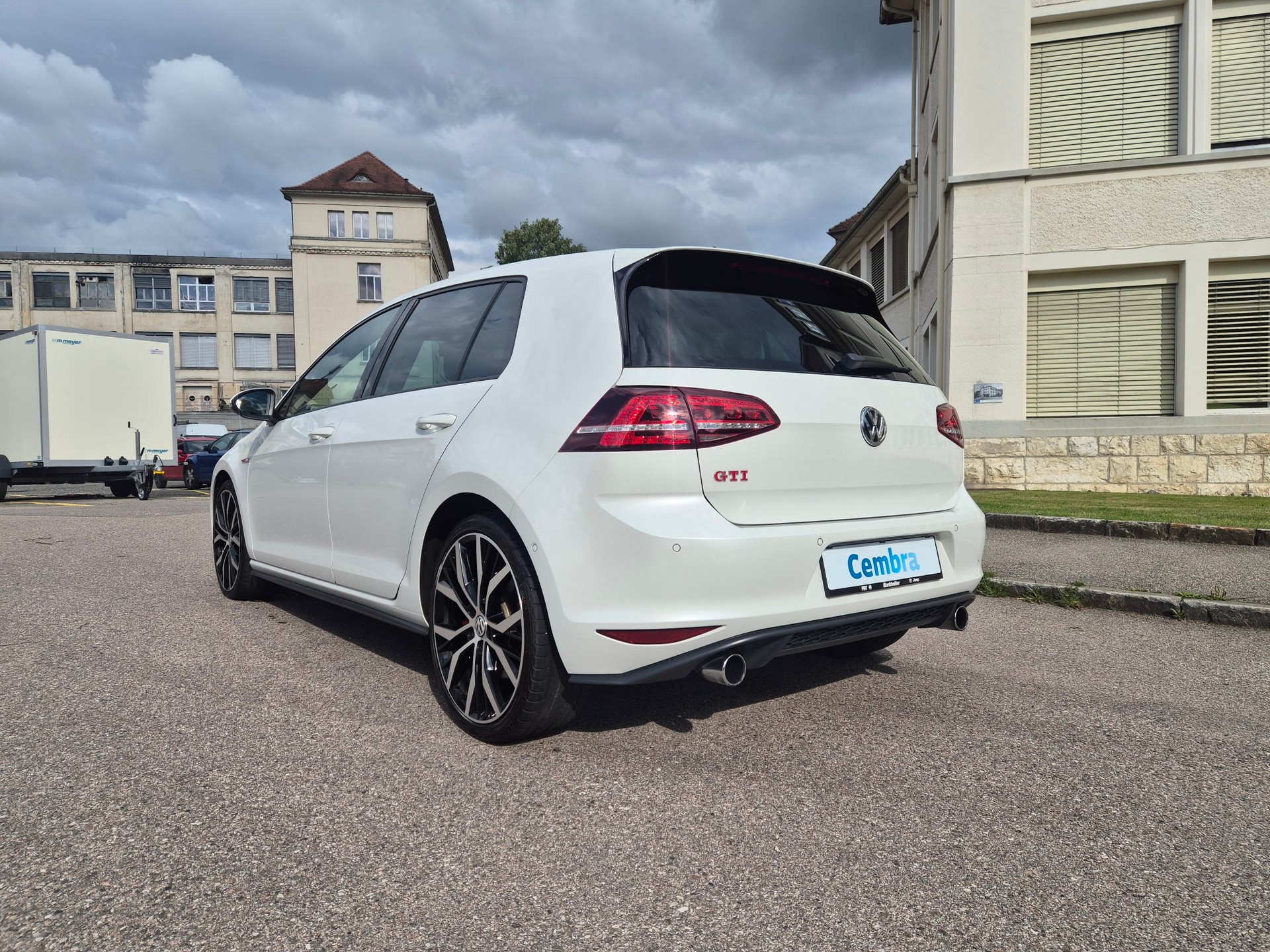 VW Golf 2.0 TSI GTI Performance DSG-image-2